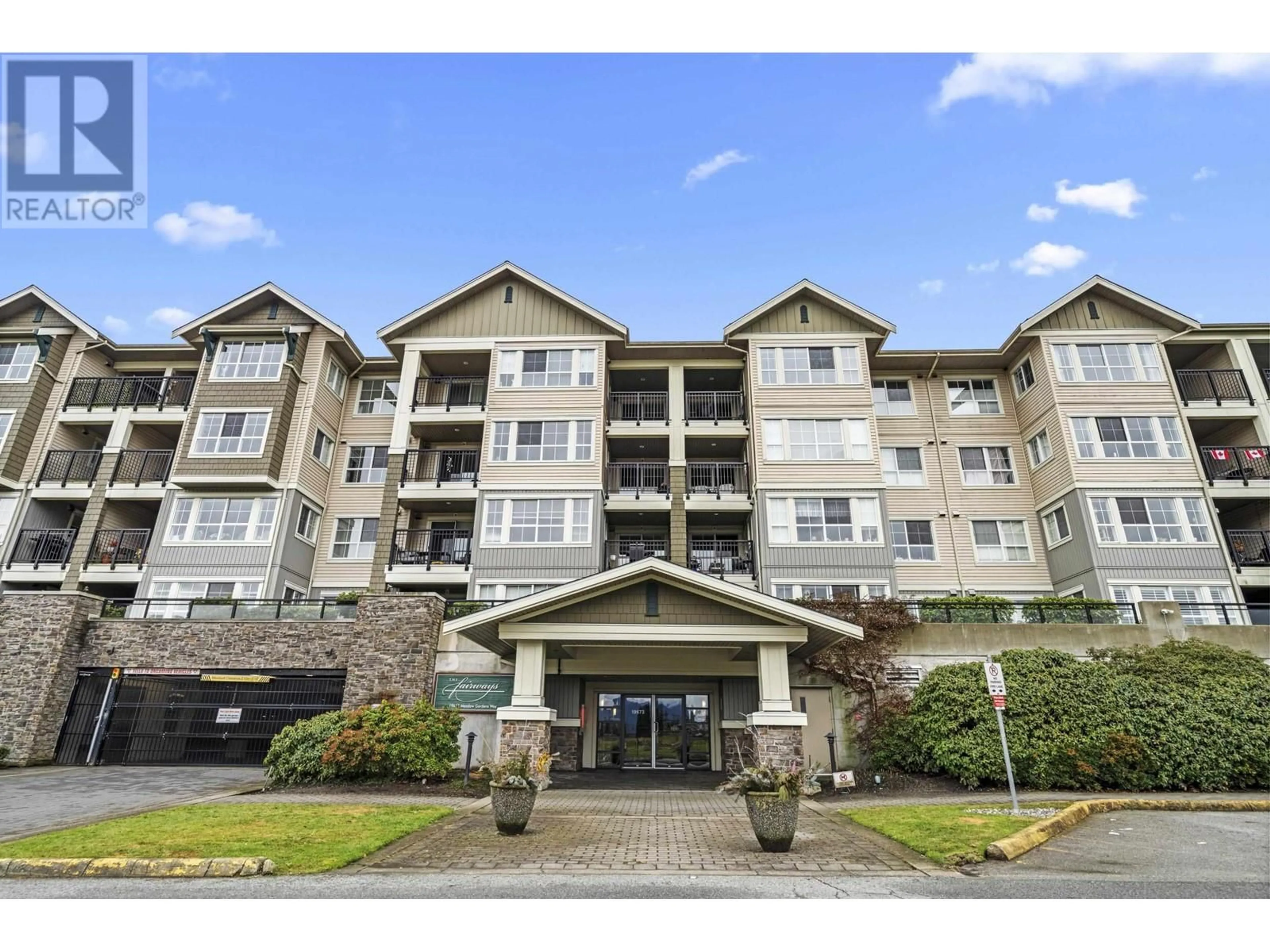 Indoor foyer for 108 19673 MEADOW GARDENS WAY, Pitt Meadows British Columbia V3Y0A1