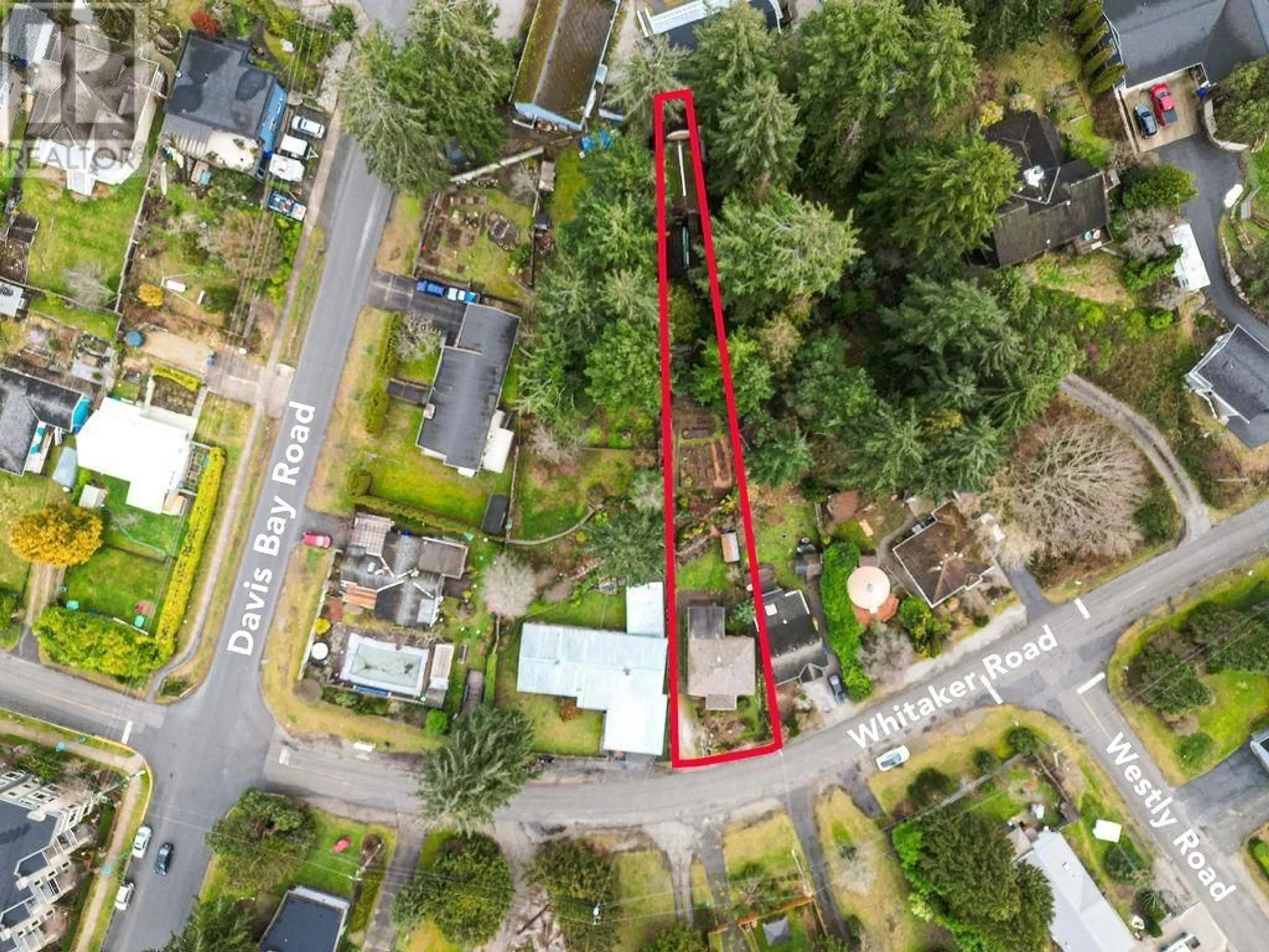 A pic from outside/outdoor area/front of a property/back of a property/a pic from drone, street for 4676 WHITAKER ROAD, Sechelt British Columbia V7Z0E6