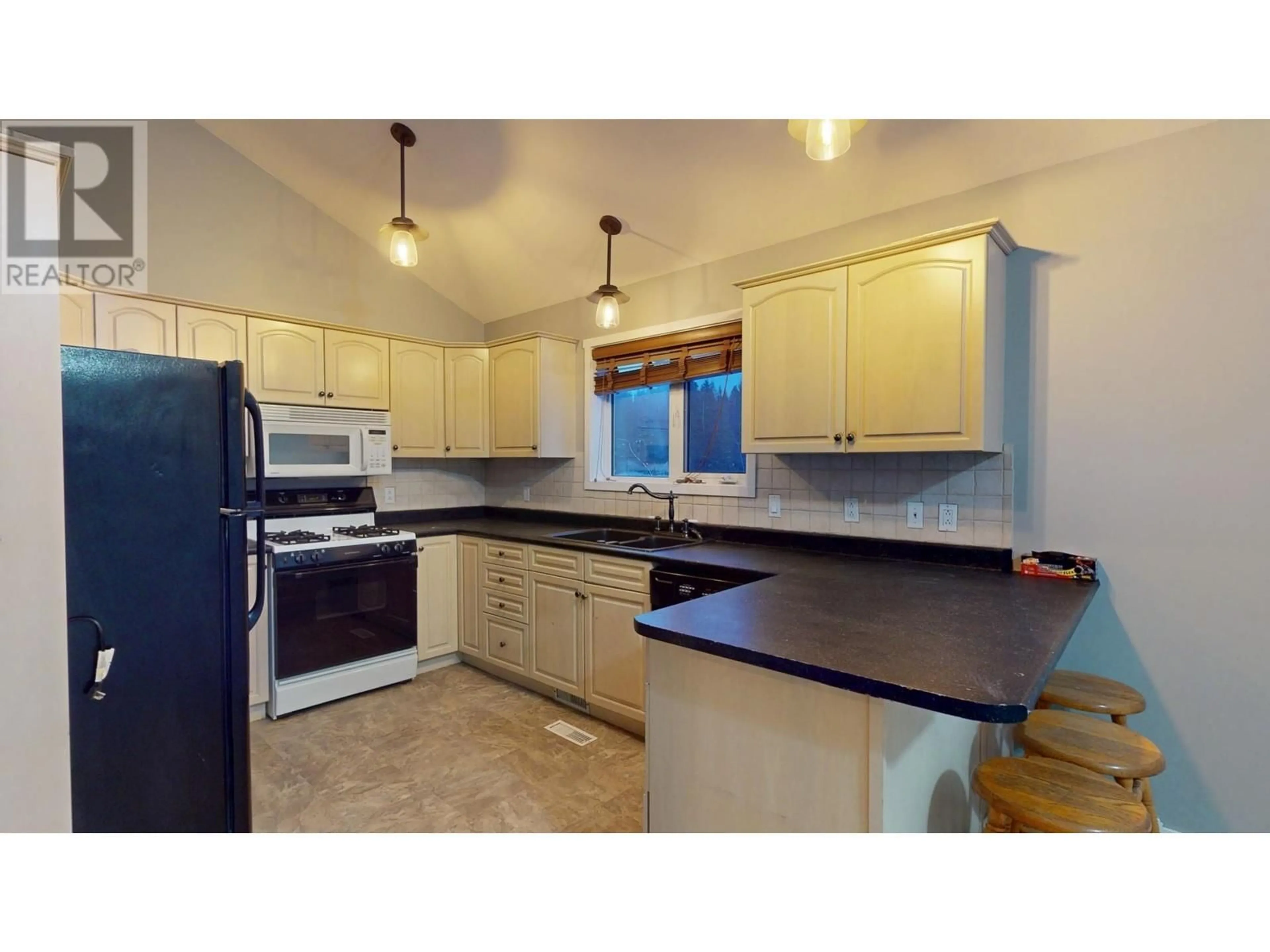 Standard kitchen, unknown for 2668 PINNACLES ROAD, Quesnel British Columbia V2J7G8