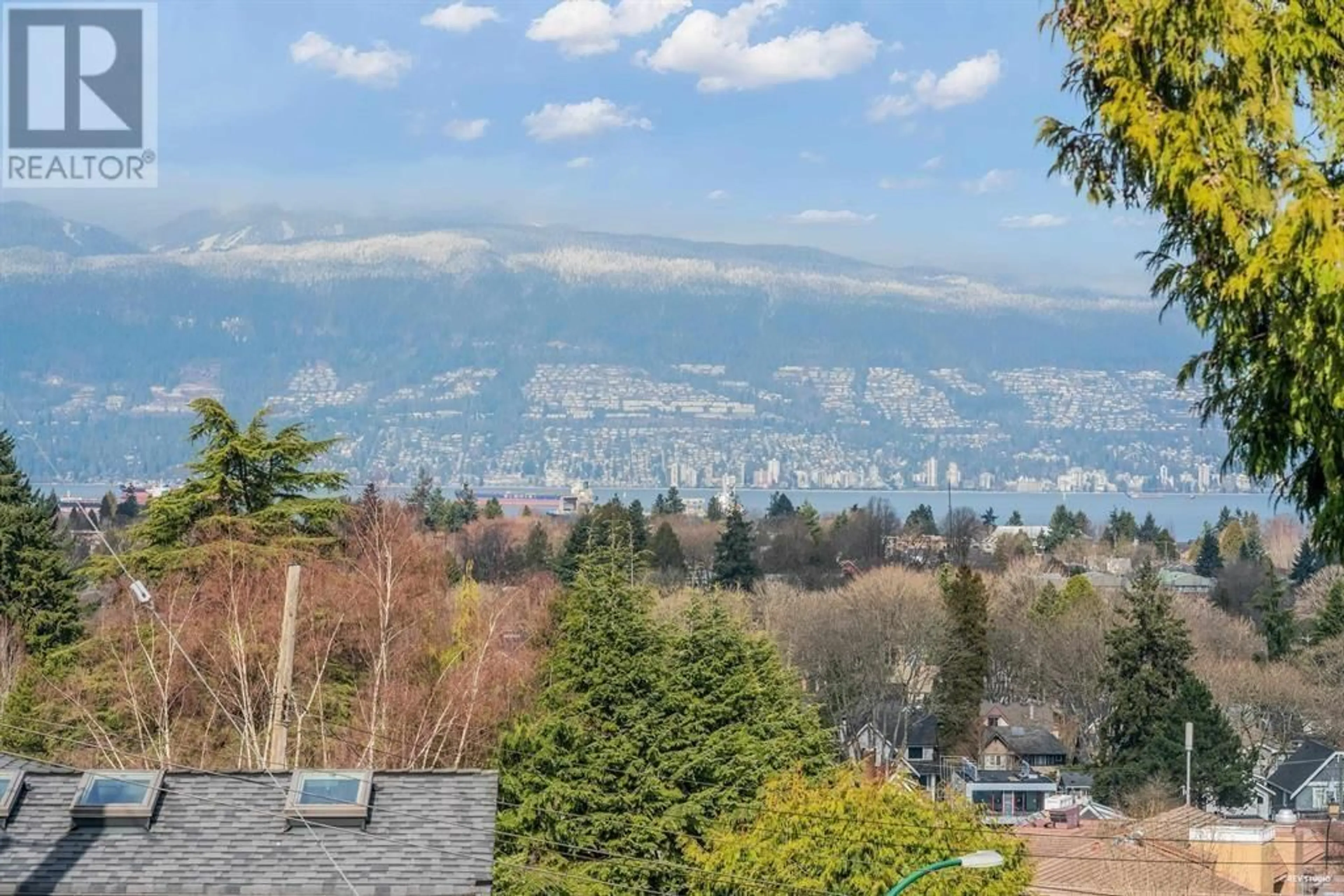 A pic from outside/outdoor area/front of a property/back of a property/a pic from drone, mountain view for 3276 W 21ST AVENUE, Richmond British Columbia V6L1L2