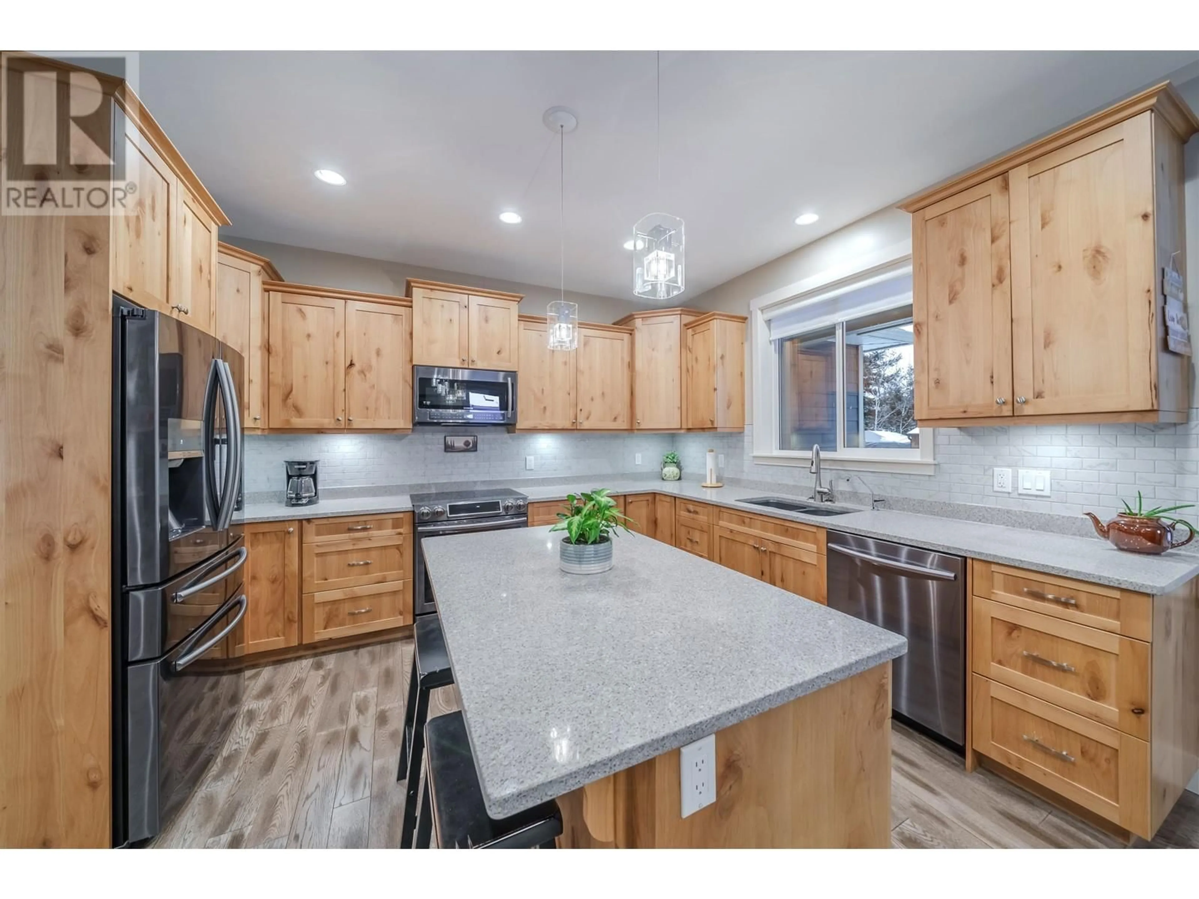 Open concept kitchen, unknown for 4889 CANIUM COURT, 108 Mile Ranch British Columbia V0K2Z0