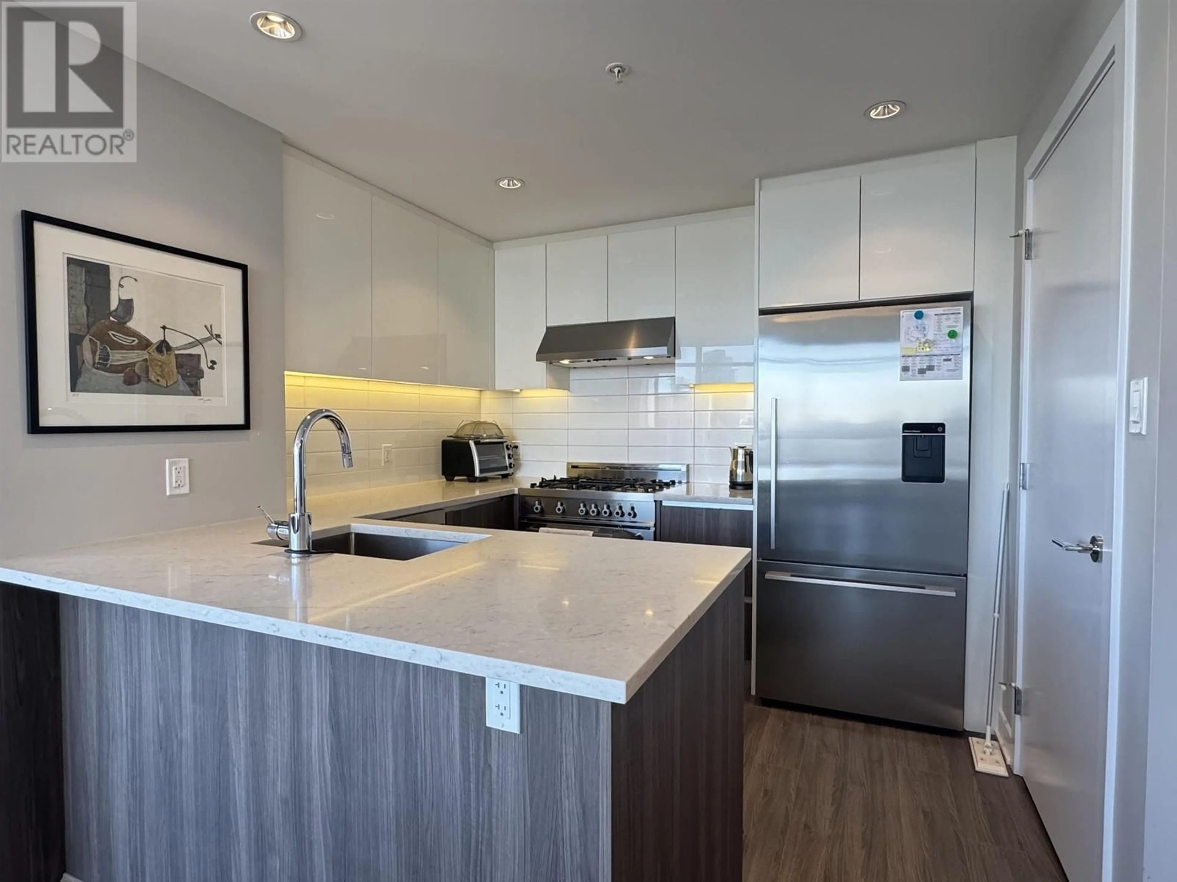 Open concept kitchen, unknown for 3503 4900 LENNOX LANE, Burnaby British Columbia V5H0G9