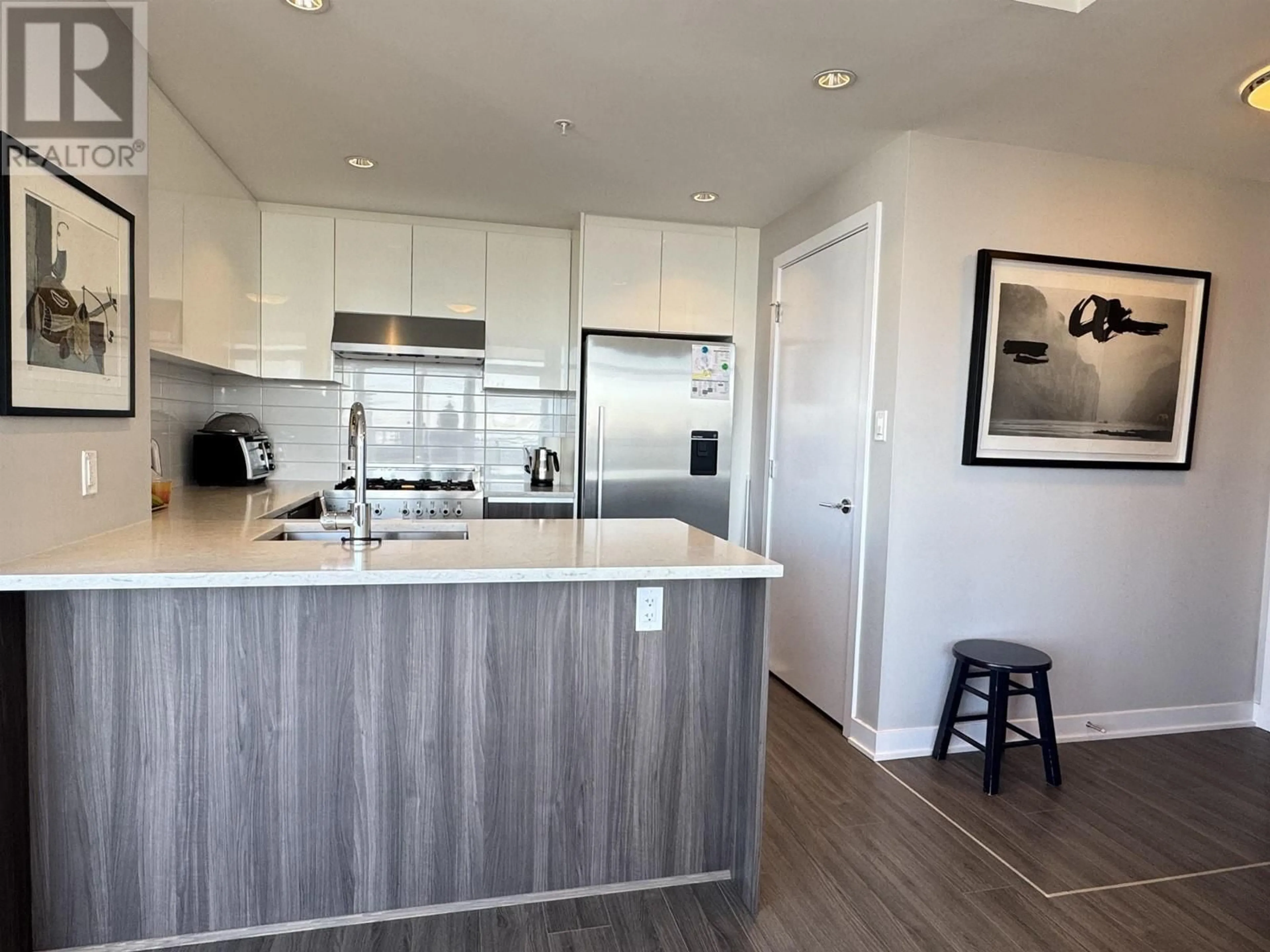 Open concept kitchen, unknown for 3503 4900 LENNOX LANE, Burnaby British Columbia V5H0G9