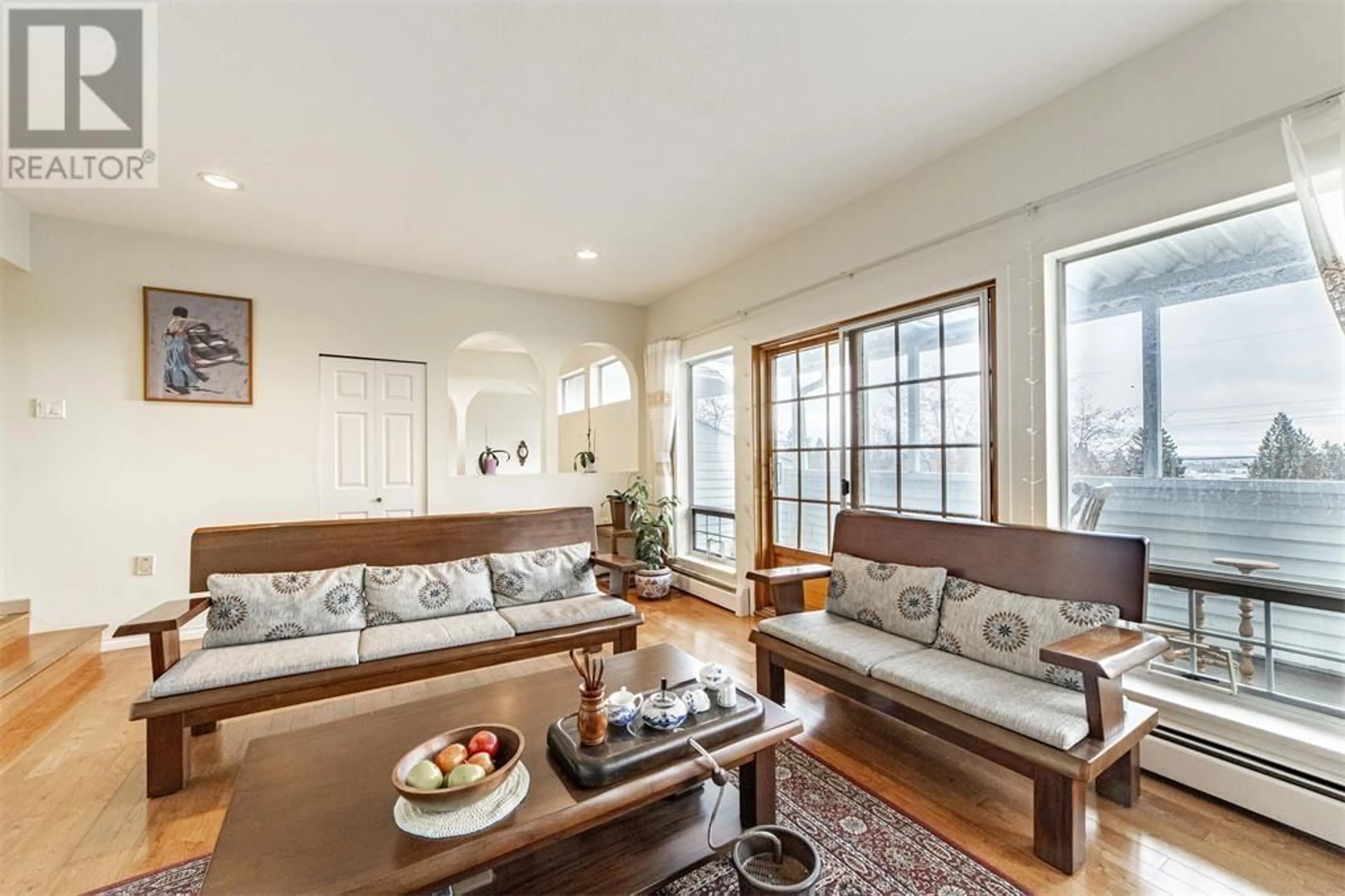 Living room with furniture, unknown for 5843 CARSON STREET, Burnaby British Columbia V5J2Z7