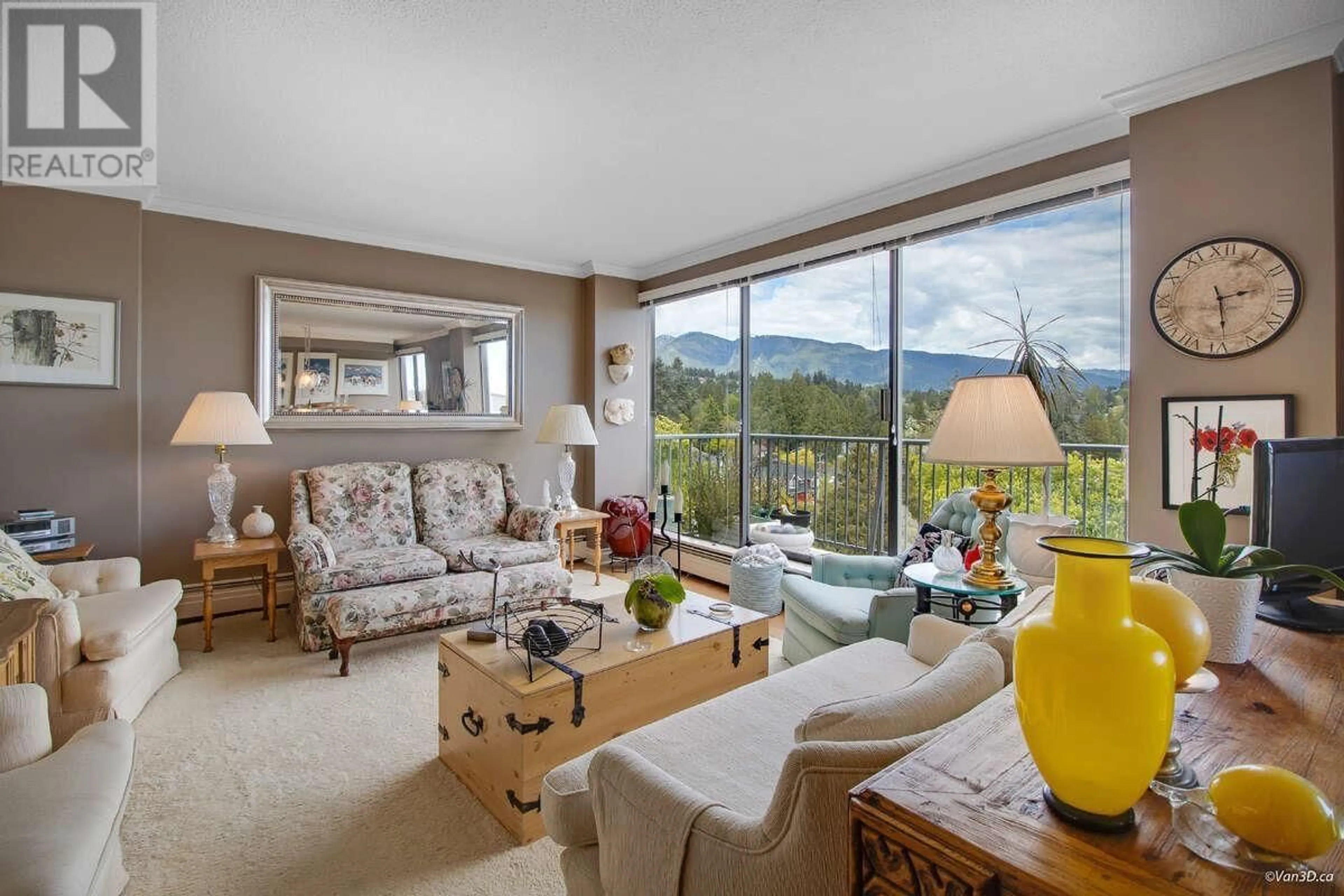 Living room with furniture, unknown for 903 - 1745 ESQUIMALT AVENUE, West Vancouver British Columbia V7V1R7
