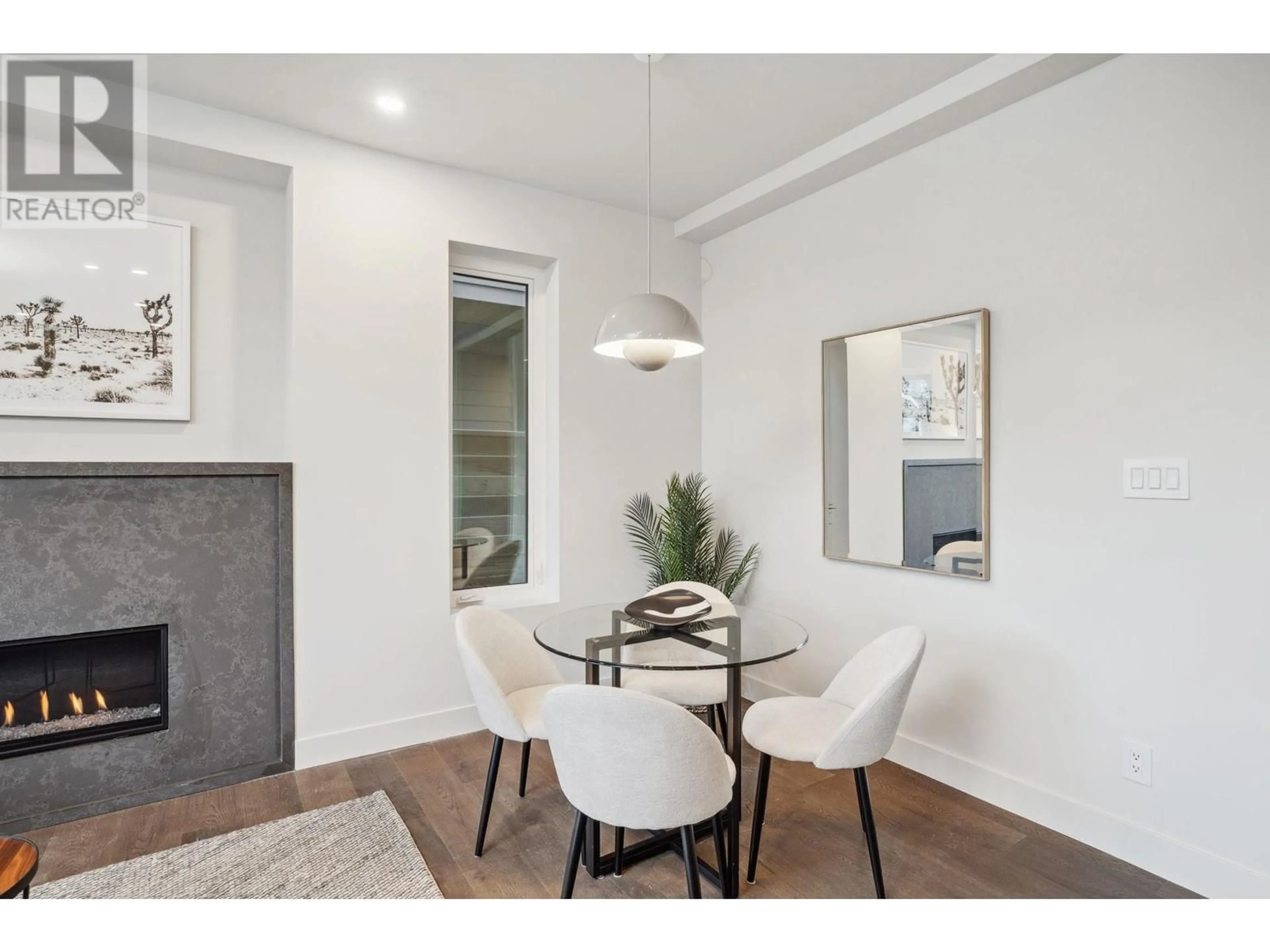 Dining room, wood/laminate floor for 1 638 E 46TH AVENUE, Vancouver British Columbia V5W2A3