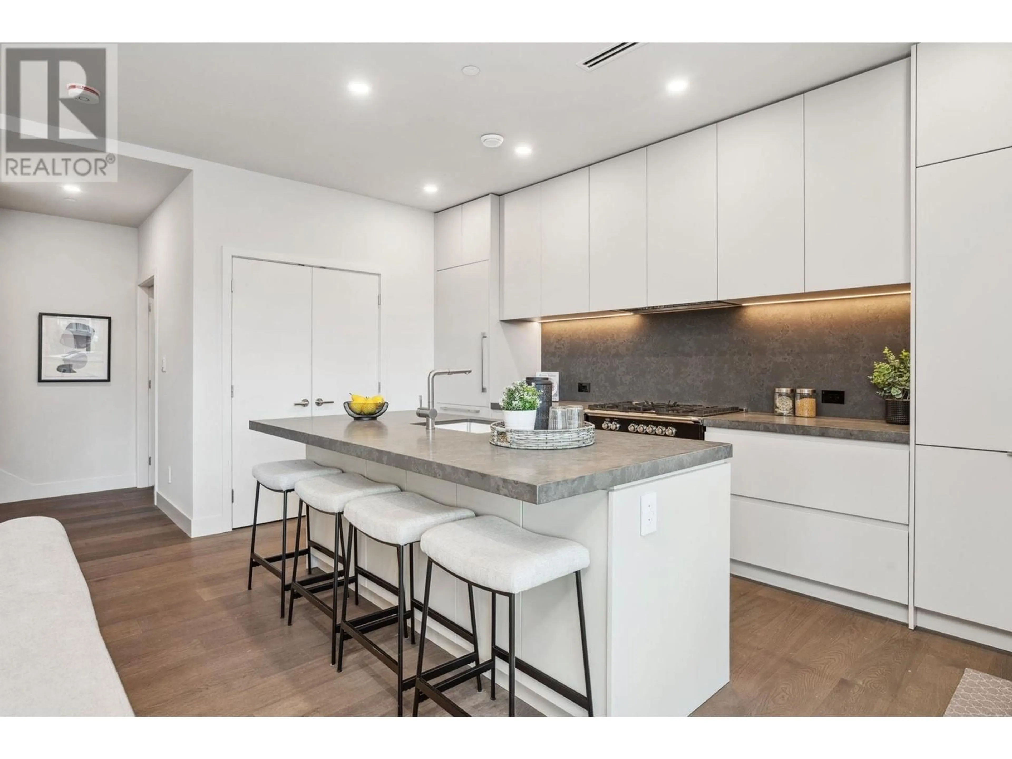 Open concept kitchen, unknown for 1 638 E 46TH AVENUE, Vancouver British Columbia V5W2A3