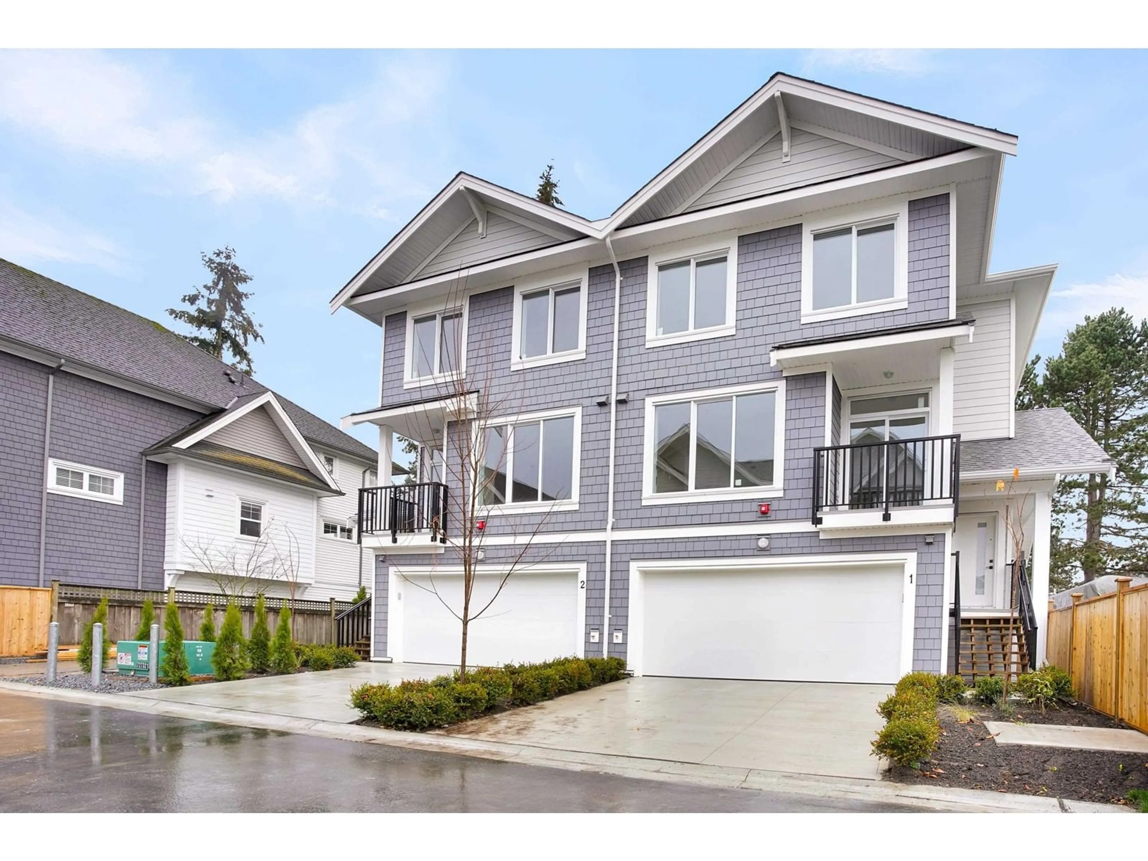 Home with vinyl exterior material, street for 1 2525 156 STREET, Surrey British Columbia V4P1C7