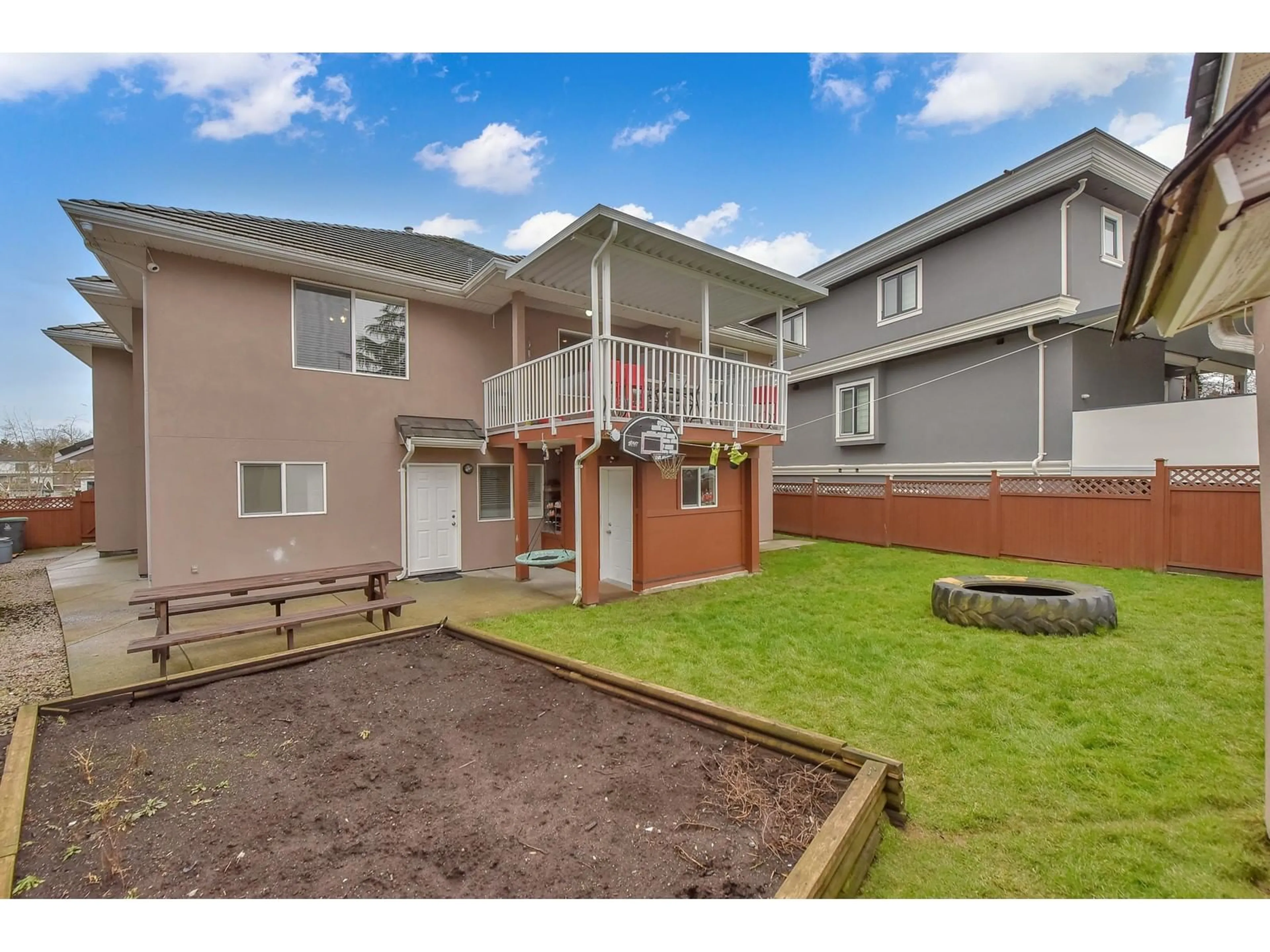 A pic from outside/outdoor area/front of a property/back of a property/a pic from drone, unknown for 8677 GALWAY CRESCENT, Surrey British Columbia V3W6C8