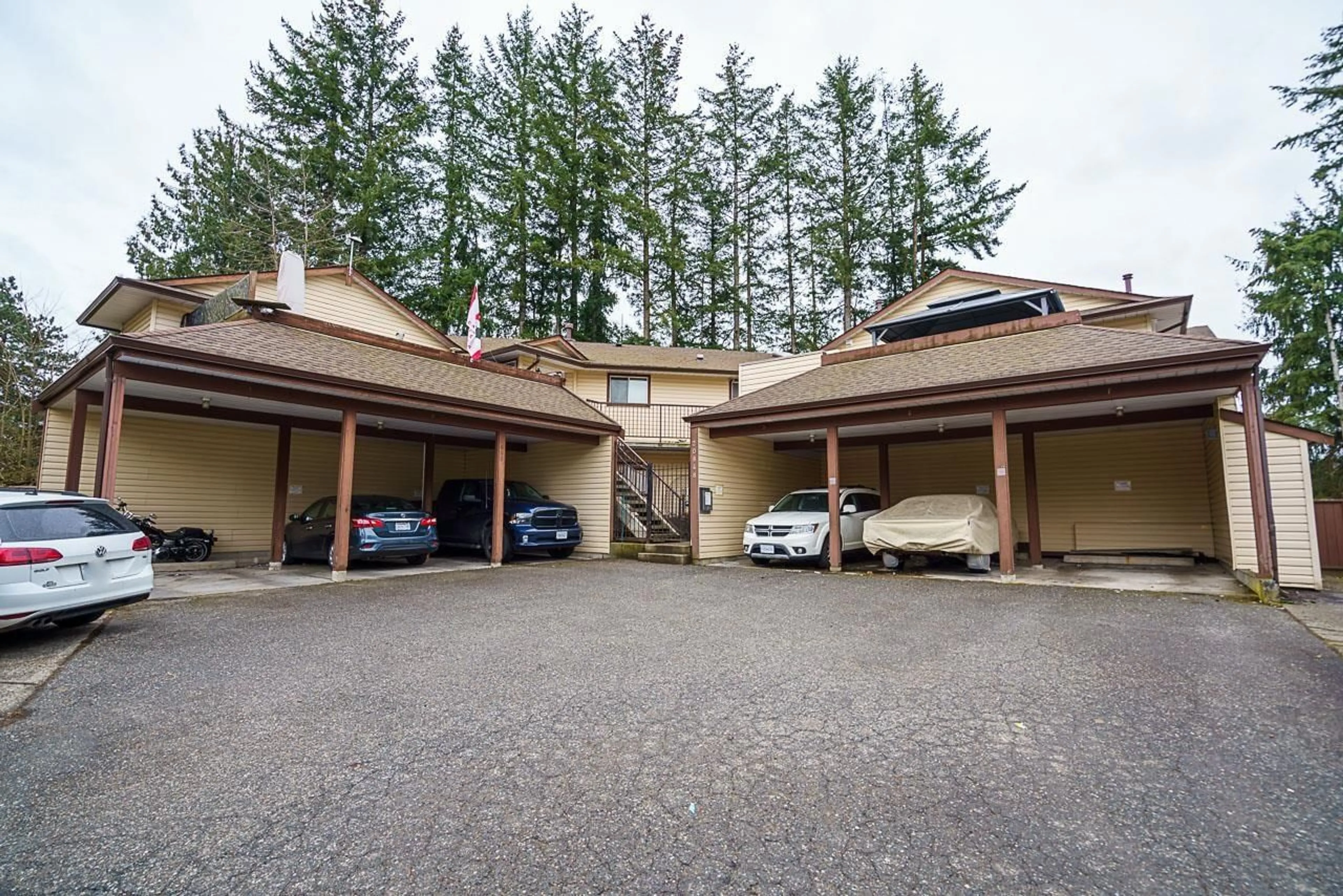 Indoor garage for 3 20848 DOUGLAS CRESCENT, Langley British Columbia V3A4C2