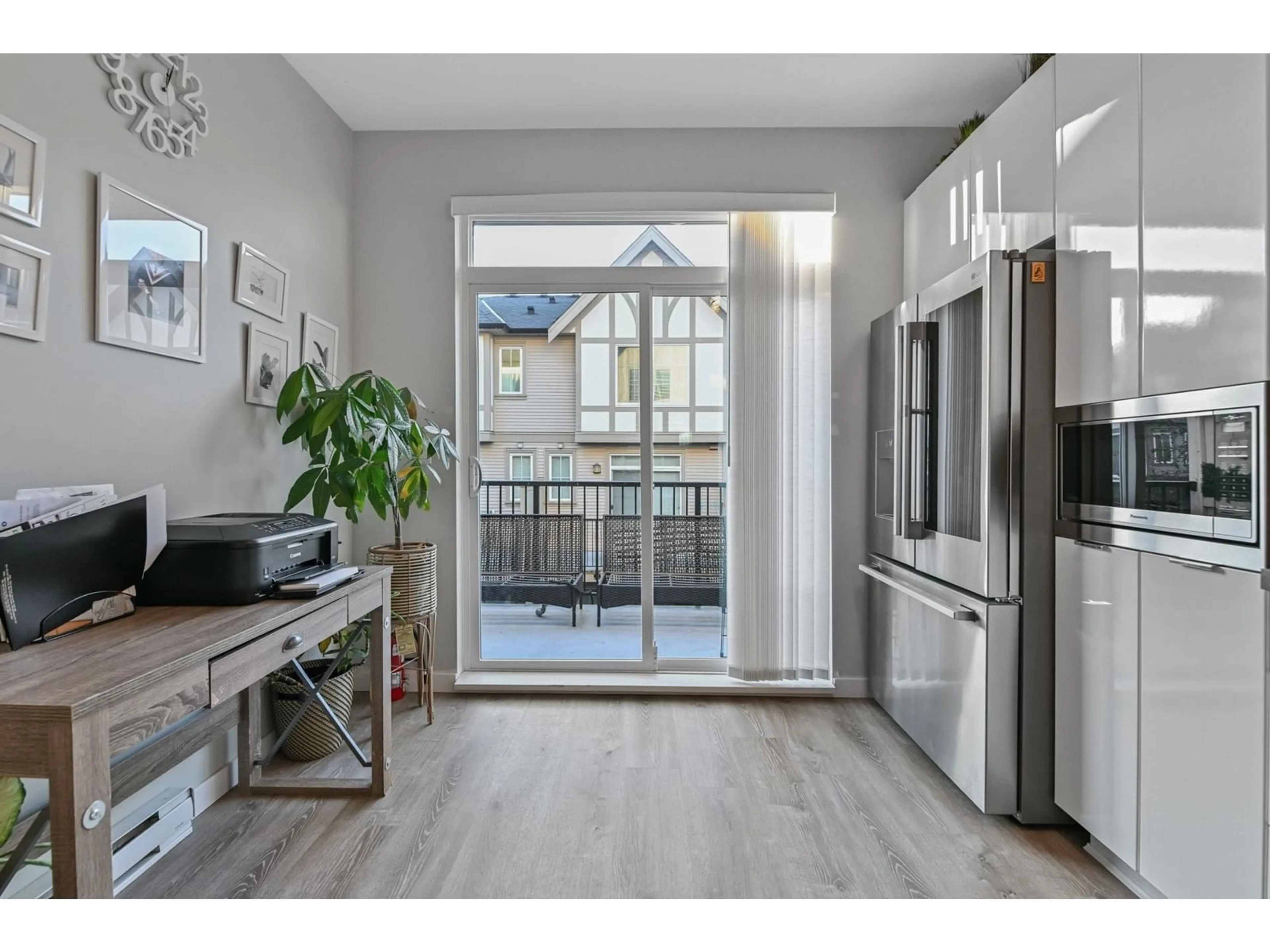 Indoor entryway for 81 - 30989 WESTRIDGE, Abbotsford British Columbia V2T0E7