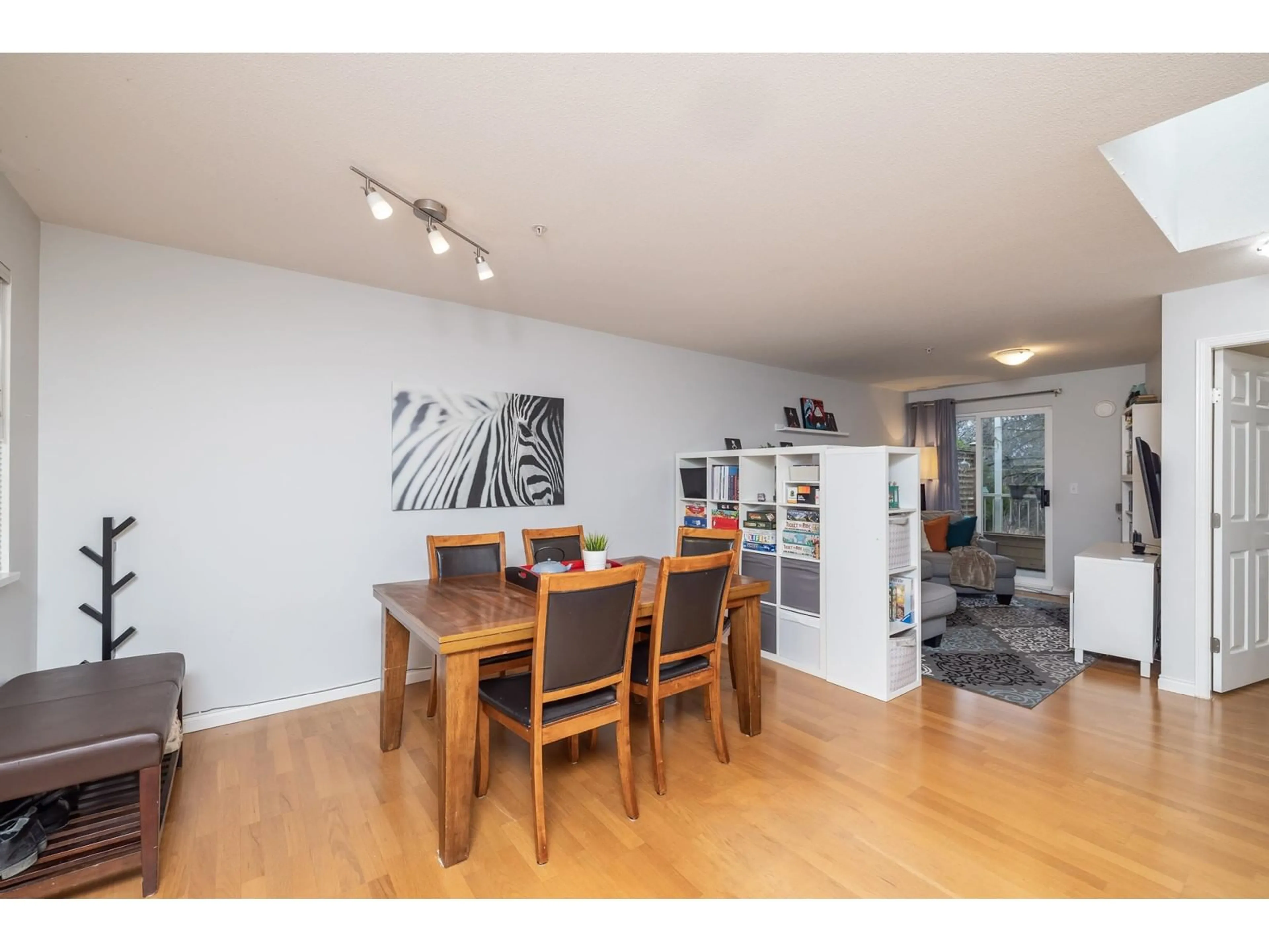 Dining room, wood/laminate floor for 3 20543 96 AVENUE, Langley British Columbia V1M3W3