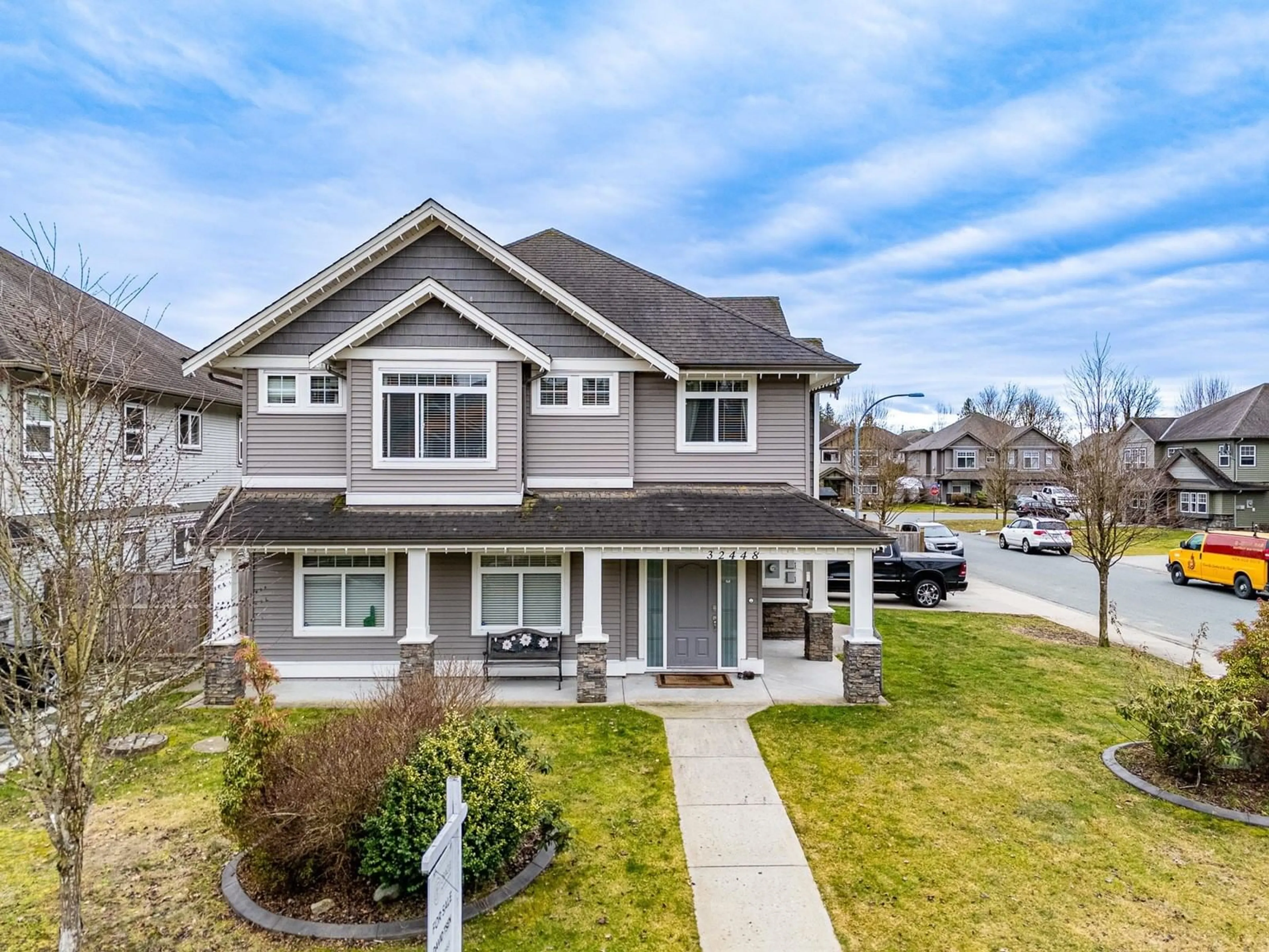 Home with vinyl exterior material, street for 32448 ABERCROMBIE, Mission British Columbia V2V7B6