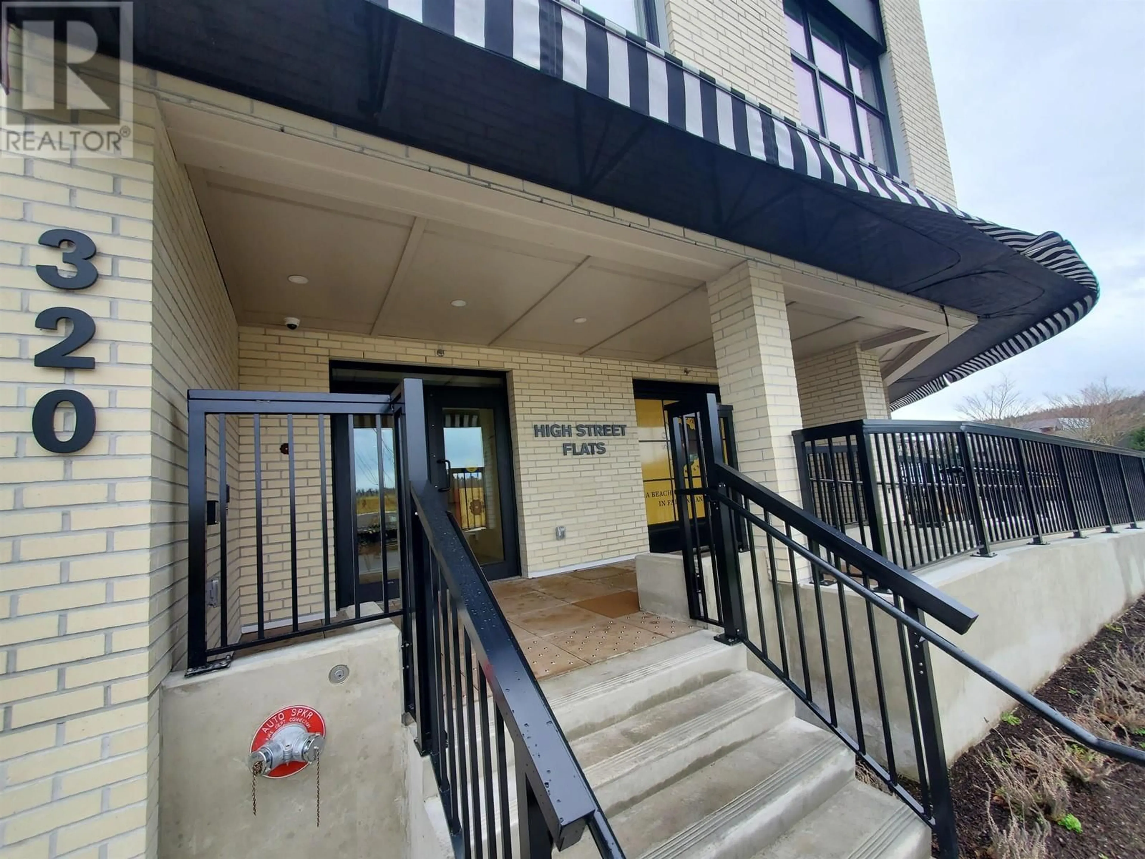 Indoor foyer for 102 - 320 RIDGE STREET, Delta British Columbia V4L0B5