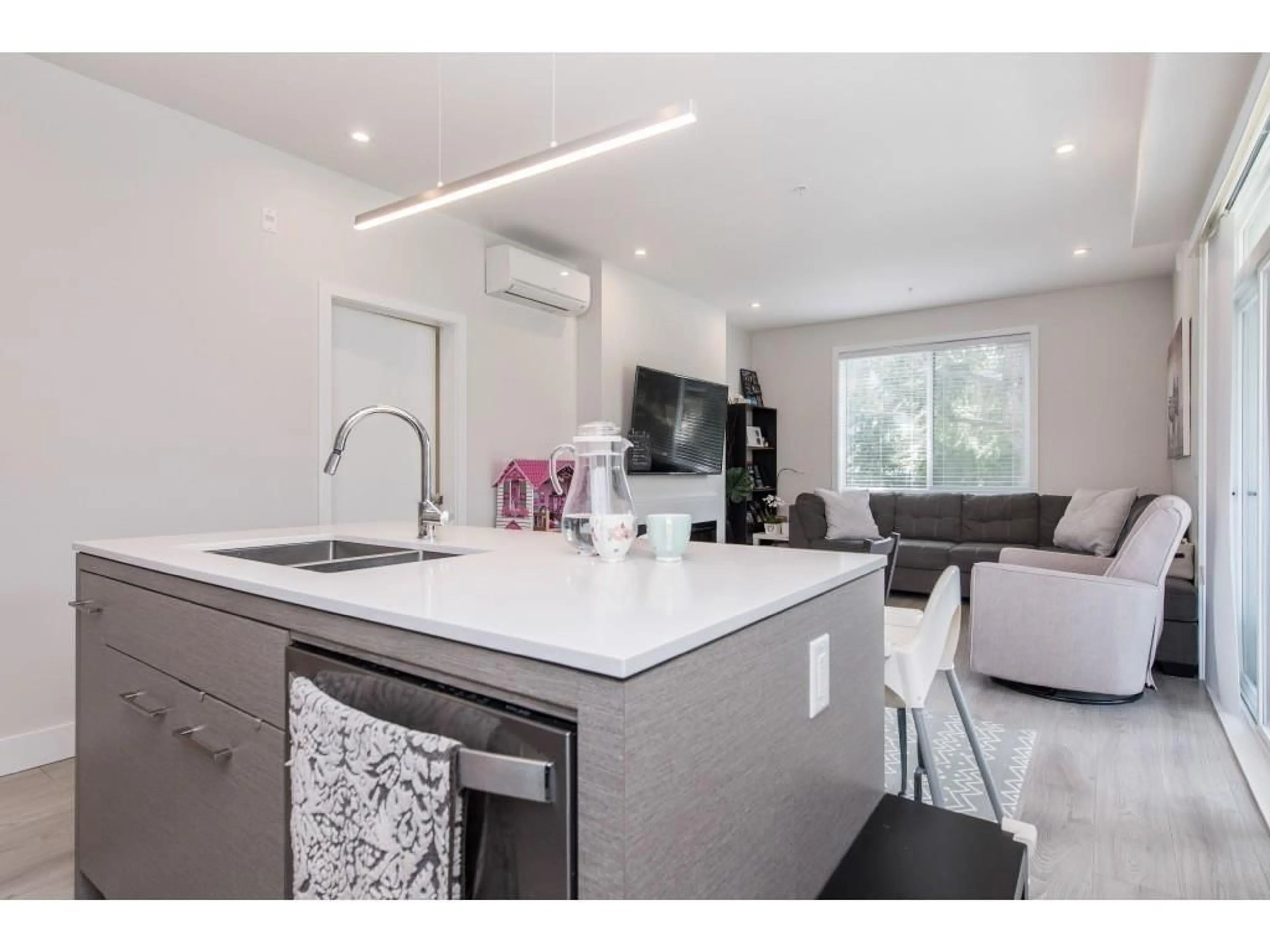 Open concept kitchen, unknown for 310 - 45510 MARKET WAY, Chilliwack British Columbia V2R6E1