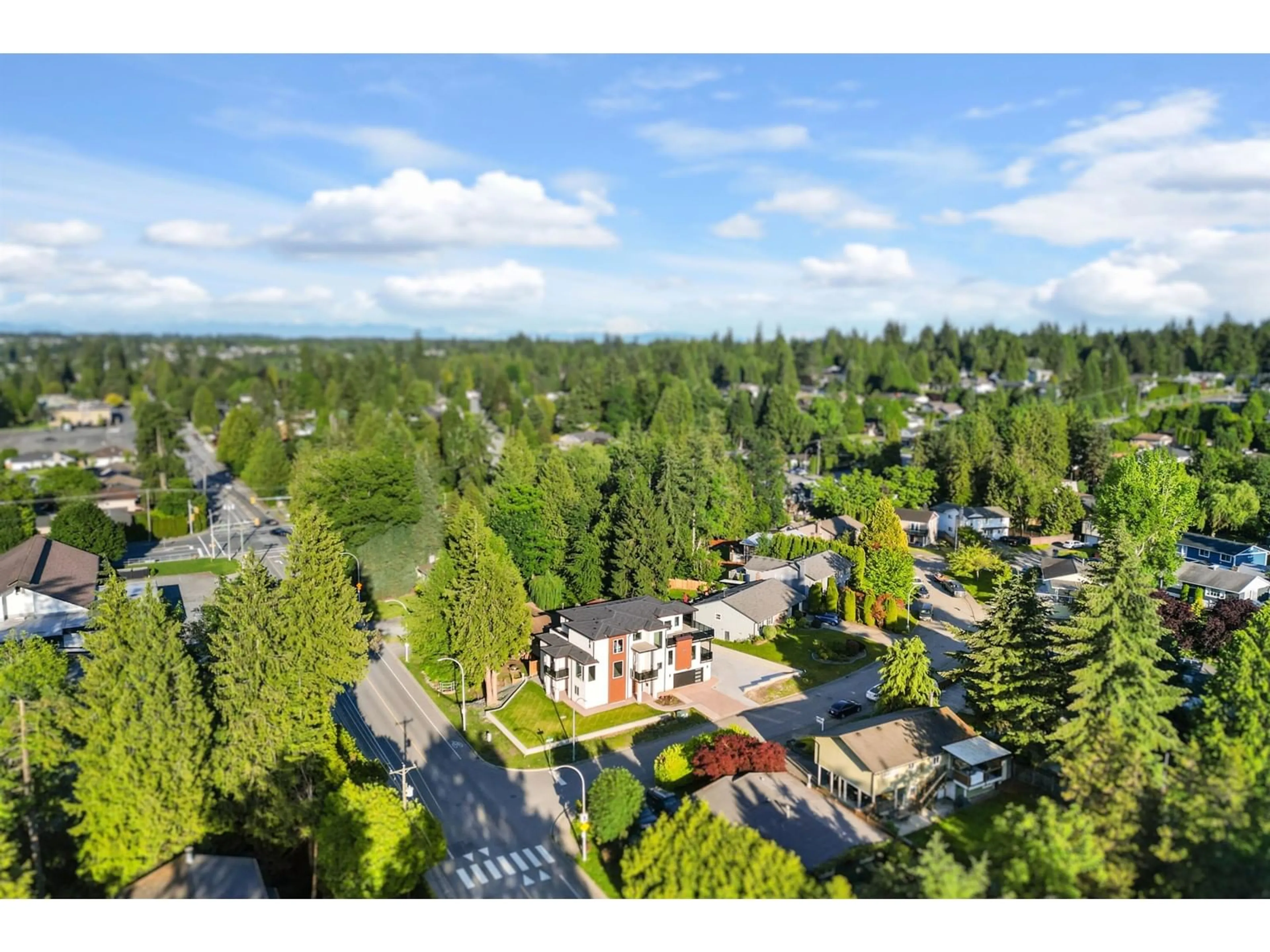 A pic from outside/outdoor area/front of a property/back of a property/a pic from drone, mountain view for 20754 48 AVENUE, Langley British Columbia V3A3L8