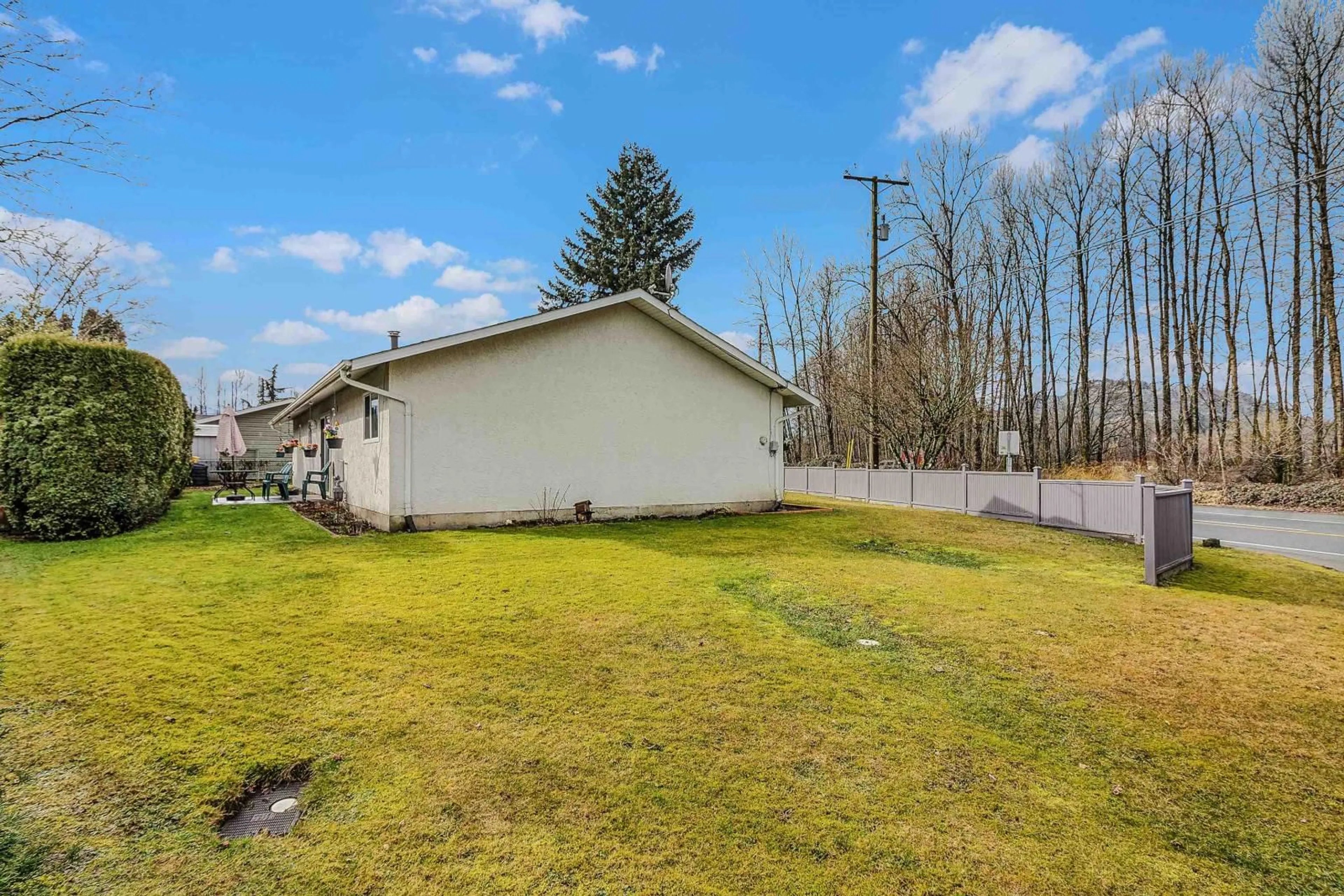 Unknown for 8706 ASHWELL ROAD|Chilliwack Proper West, Chilliwack British Columbia V2P7C2