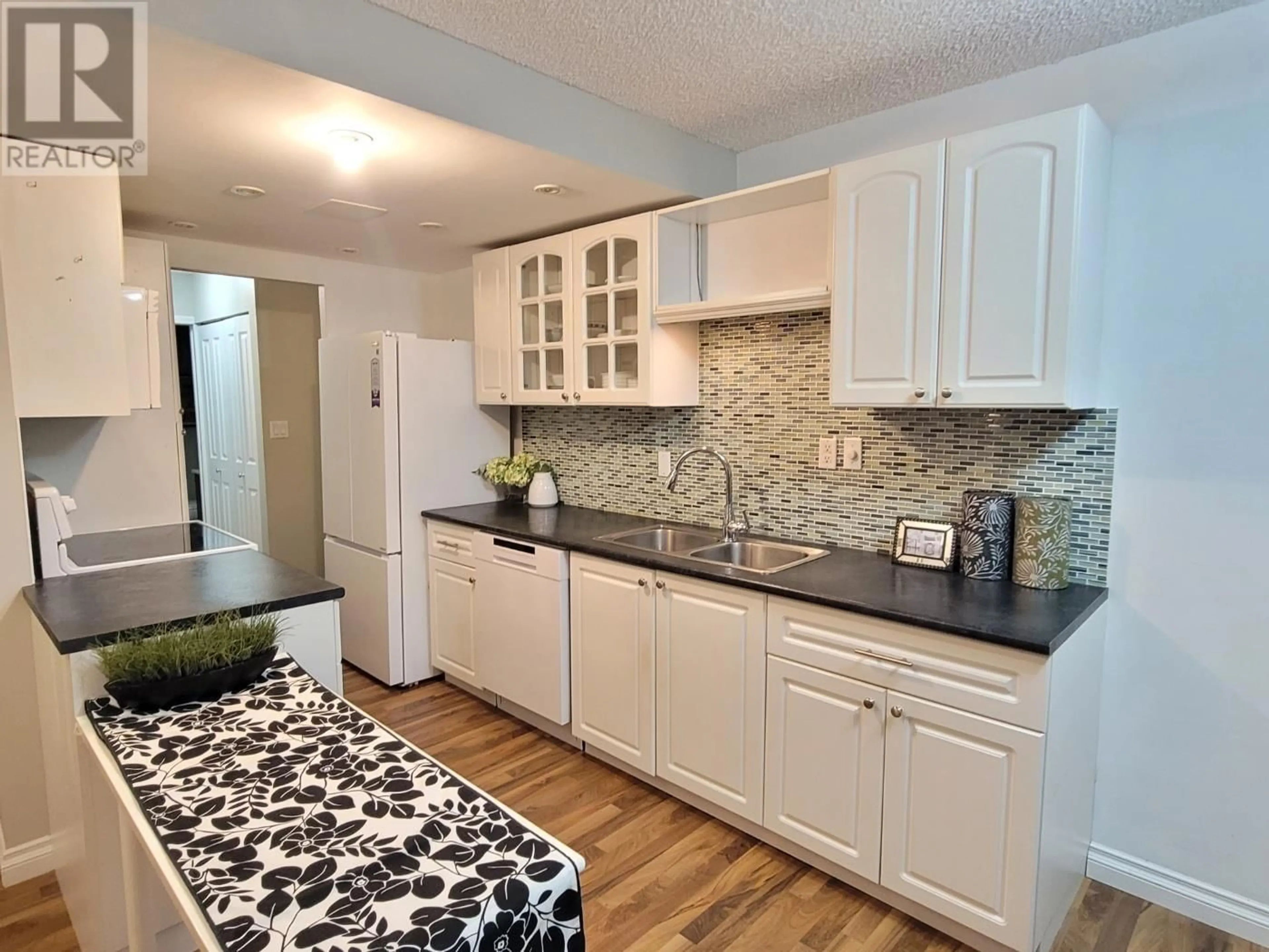 Open concept kitchen, unknown for 106 - 12096 222 STREET, Maple Ridge British Columbia V2X5W1