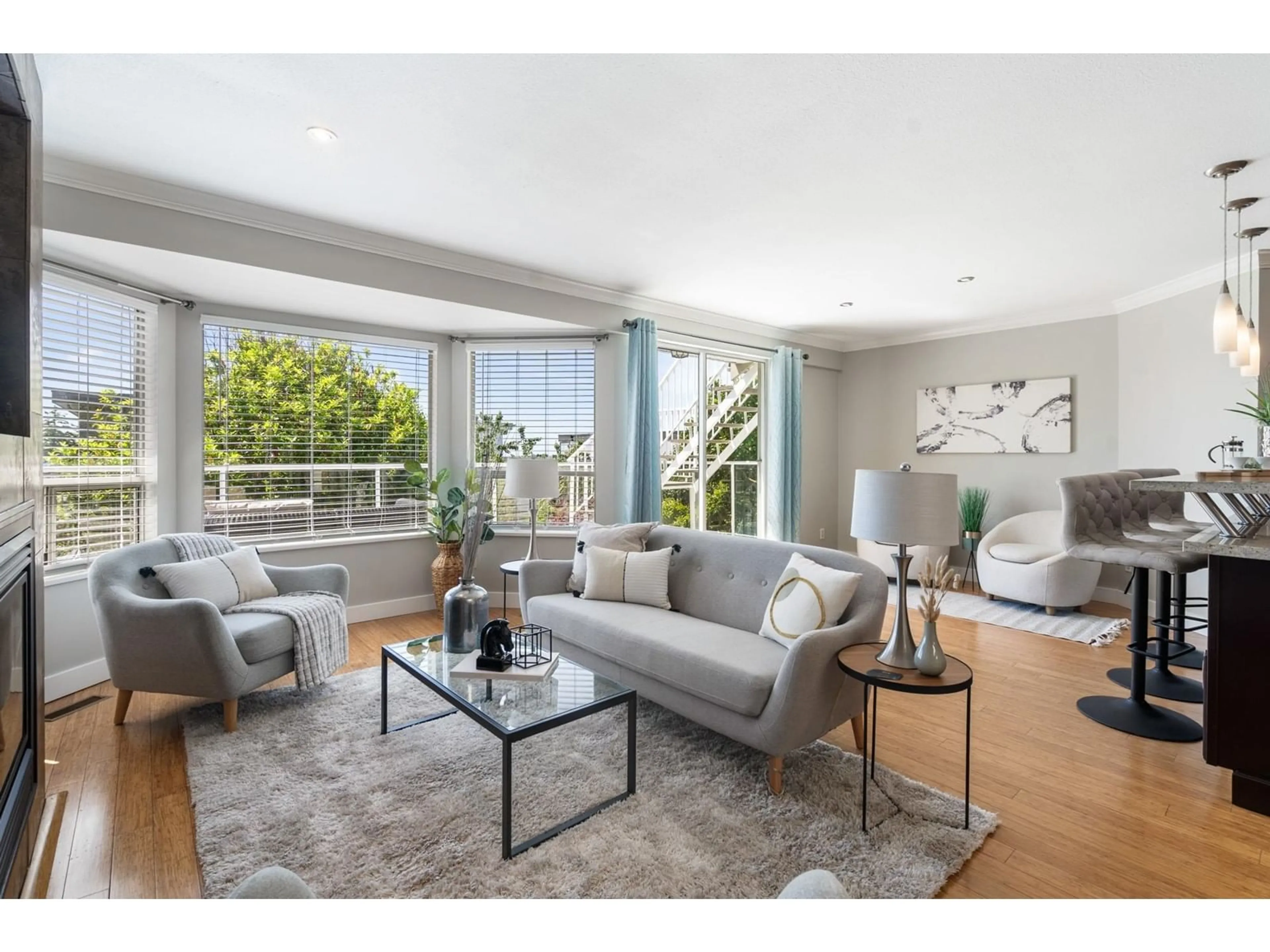 Living room with furniture, unknown for 14772 GOGGS, White Rock British Columbia V4B2N2