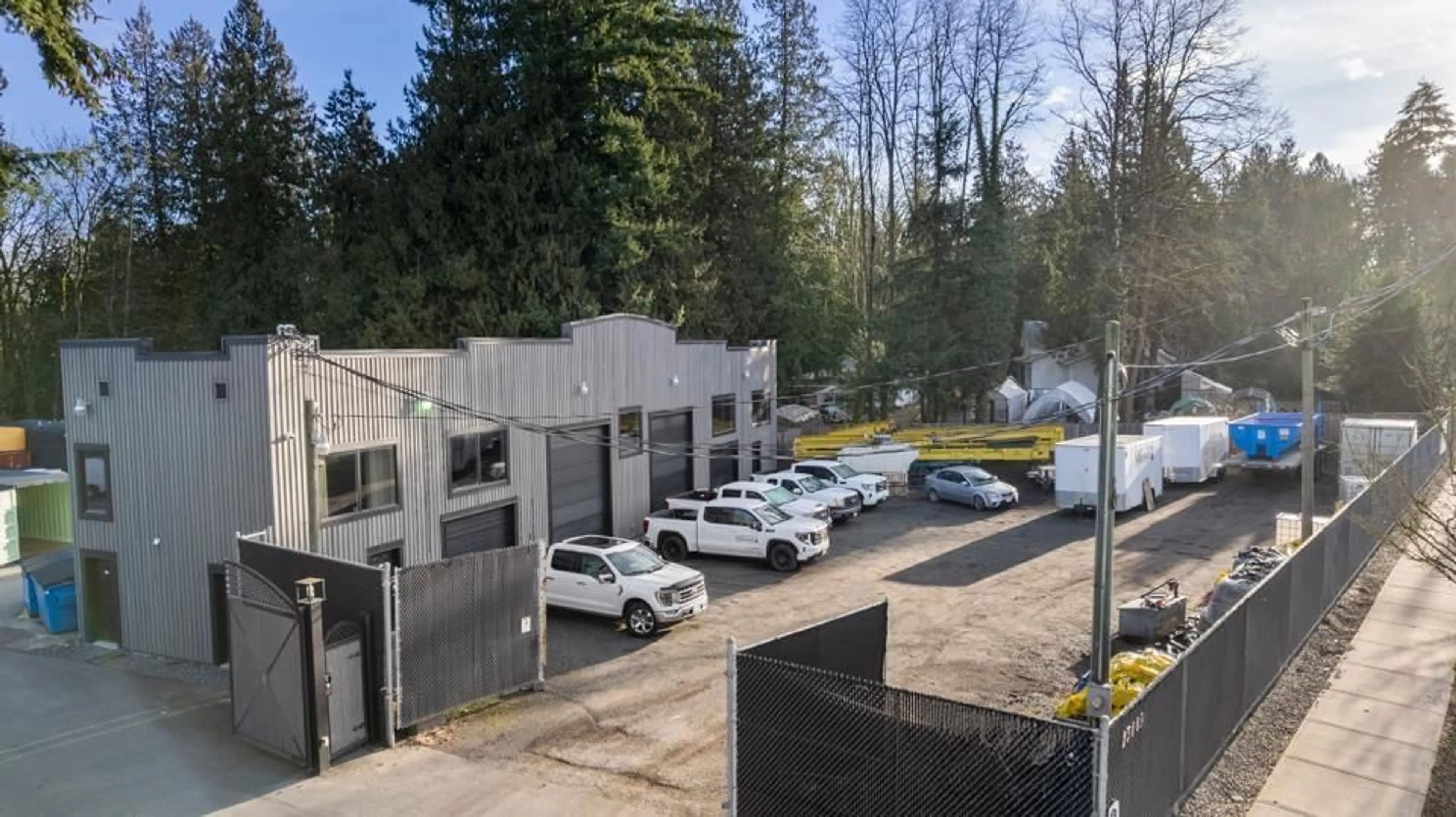 A pic from outside/outdoor area/front of a property/back of a property/a pic from drone, unknown for 23009 FRASER, Langley British Columbia V2Z2T2