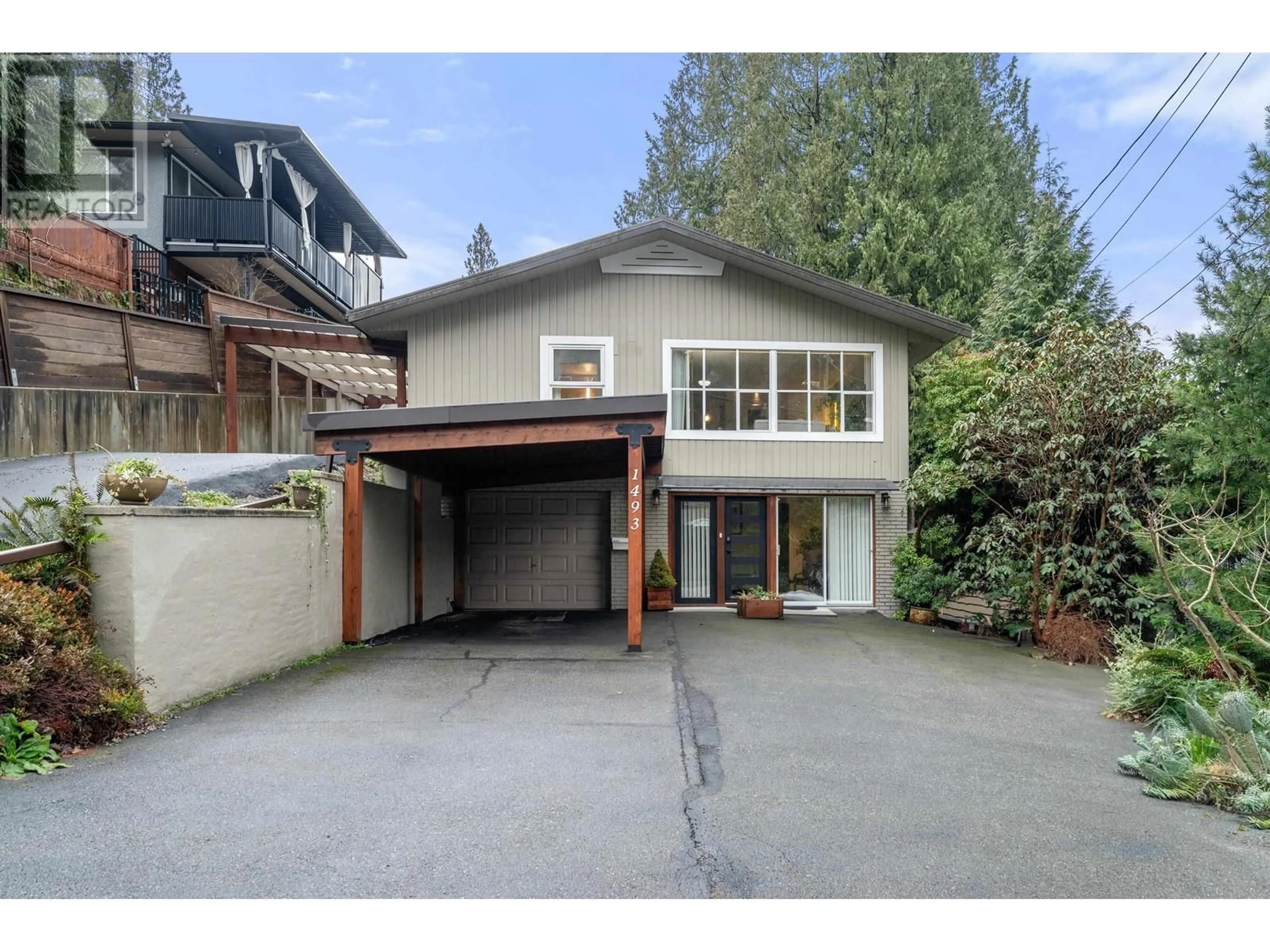 Indoor garage for 1493 PAISLEY ROAD, North Vancouver British Columbia V7R1C4