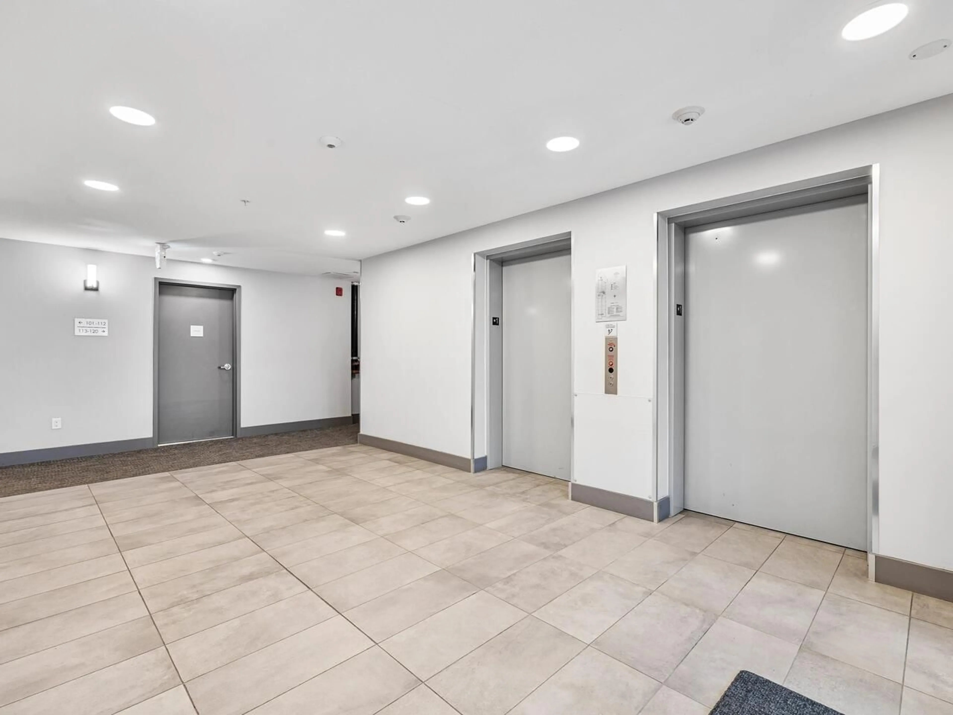 Indoor foyer for 116 - 5486 199A, Langley British Columbia V3A0N6