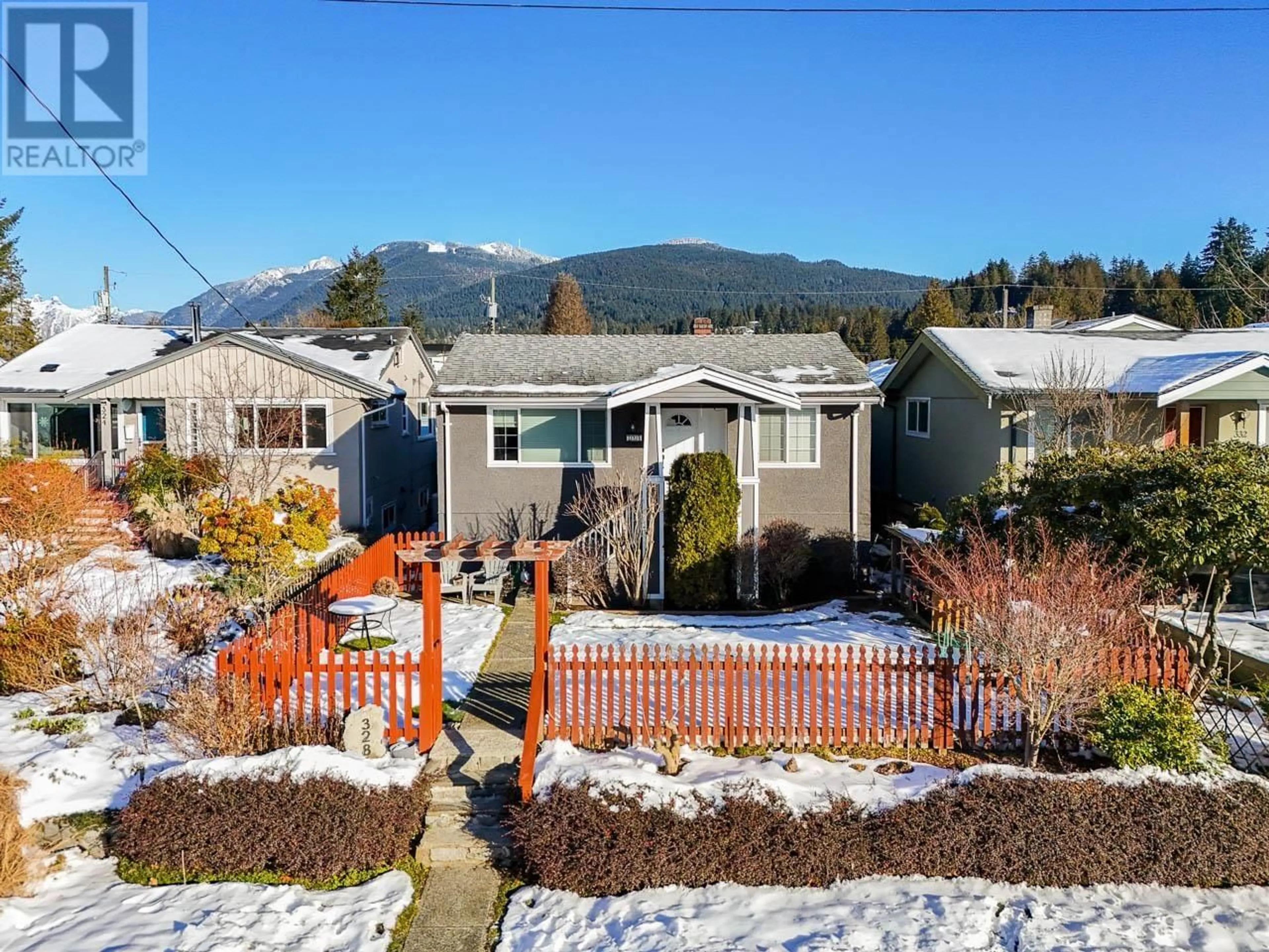 A pic from outside/outdoor area/front of a property/back of a property/a pic from drone, mountain view for 328 E 16TH STREET, North Vancouver British Columbia V7L2T2