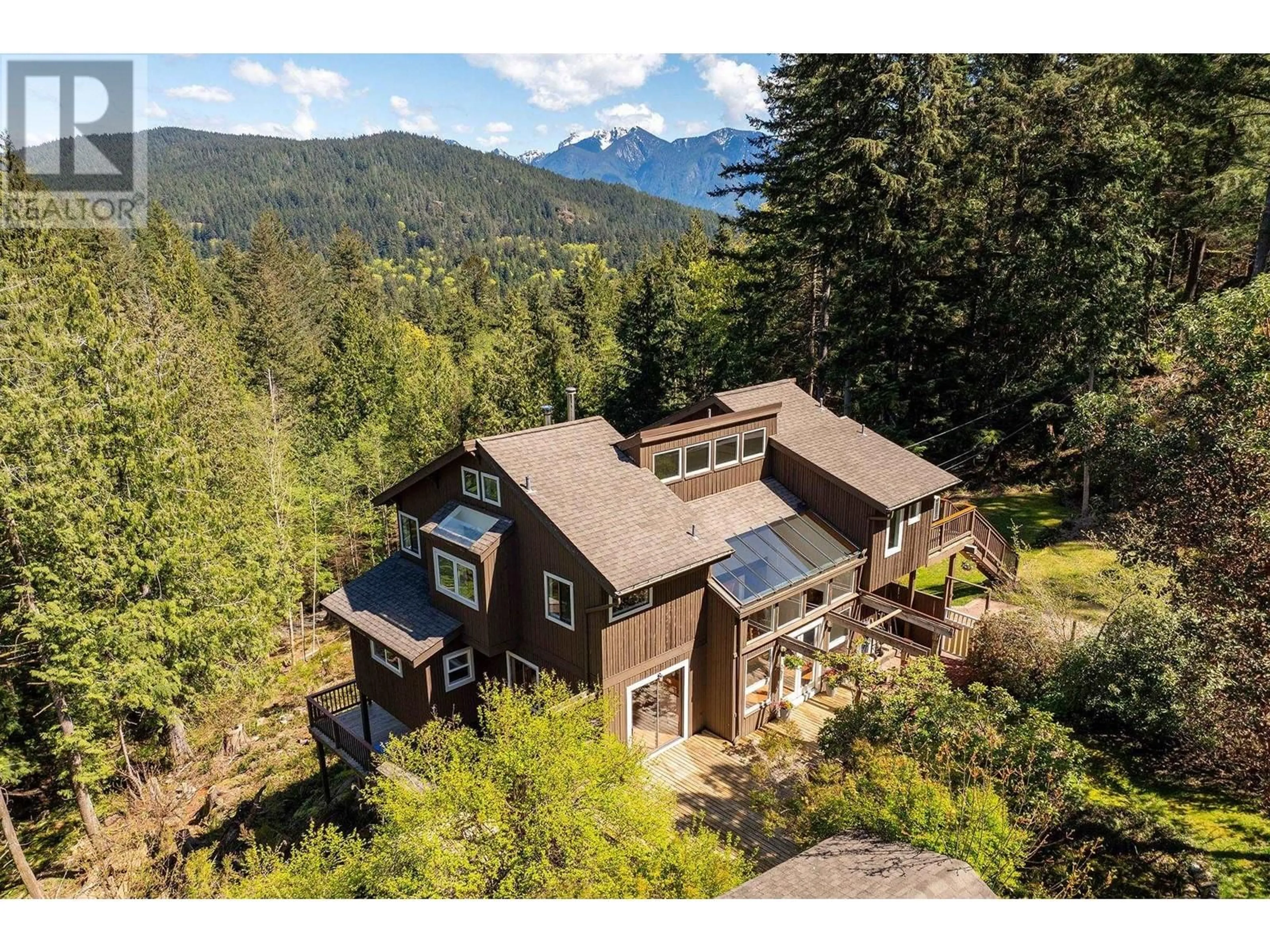 A pic from outside/outdoor area/front of a property/back of a property/a pic from drone, mountain view for 775 CARTER ROAD, Bowen Island British Columbia V0N1G1