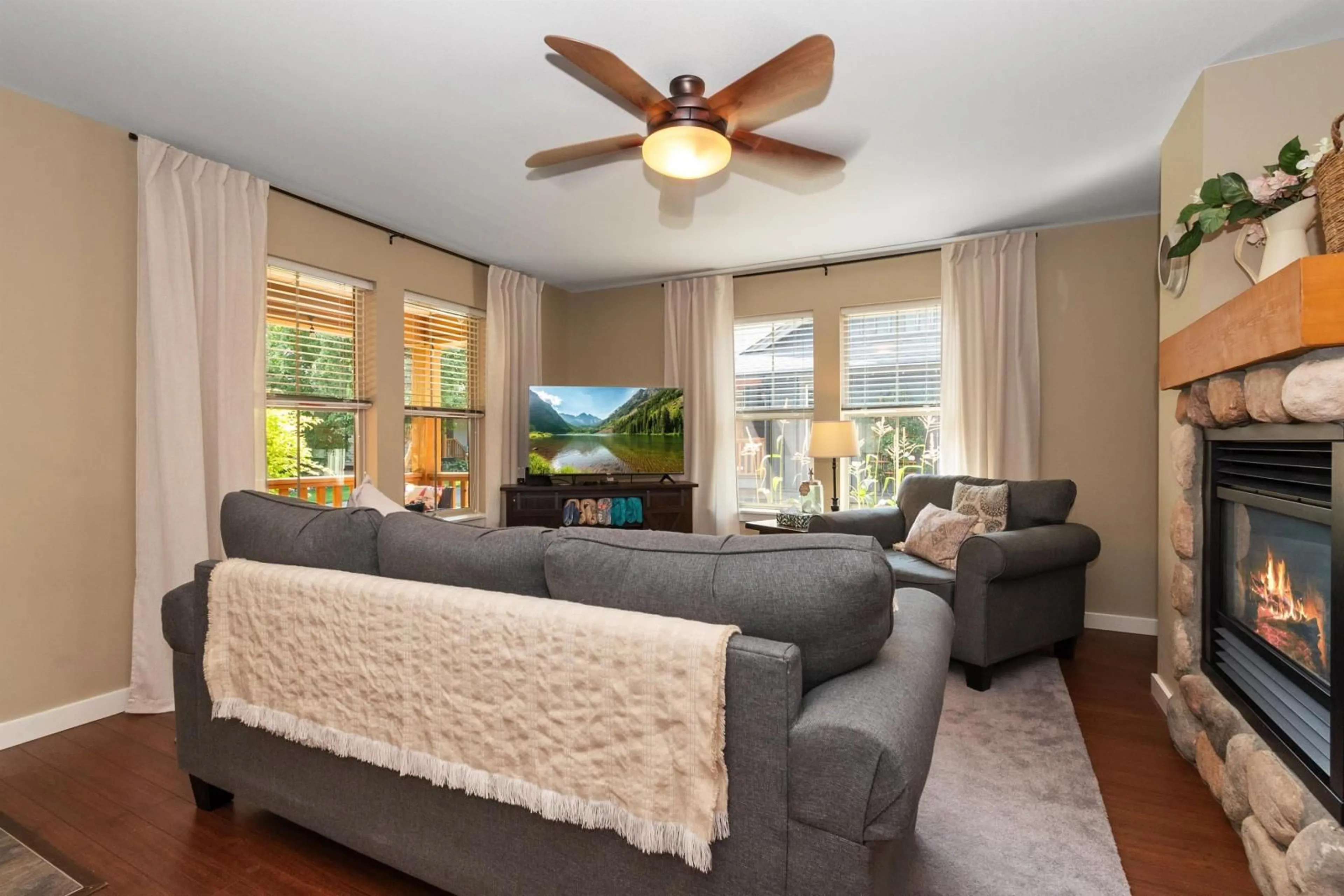 Living room with furniture, unknown for 1853 MOSSY GREEN WAY, Lindell Beach British Columbia V2R0E1