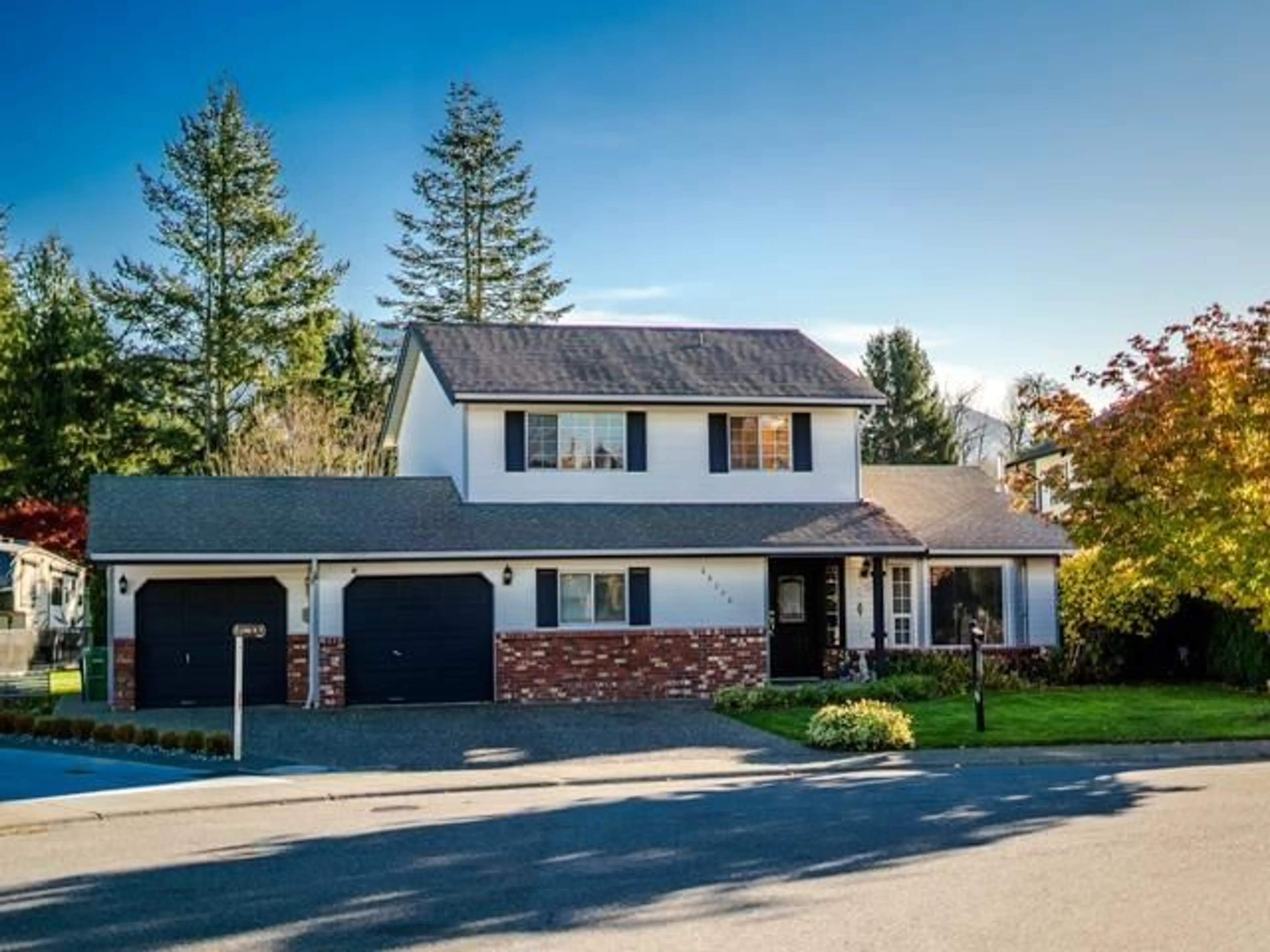 Home with vinyl exterior material, street for 46290 ROY AVENUE|Sardis South, Chilliwack British Columbia V2R2W2