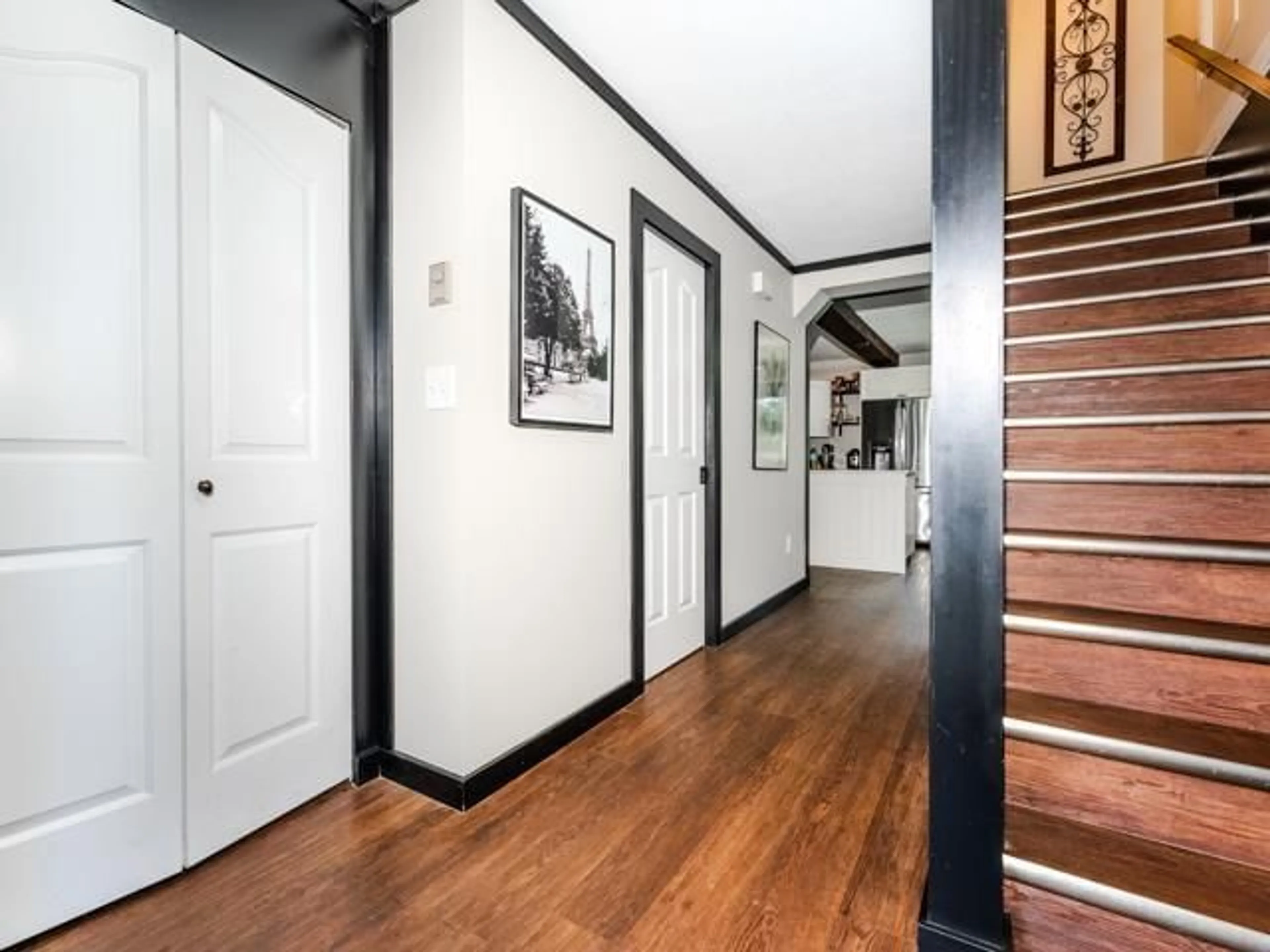 Indoor foyer for 46290 ROY AVENUE|Sardis South, Chilliwack British Columbia V2R2W2