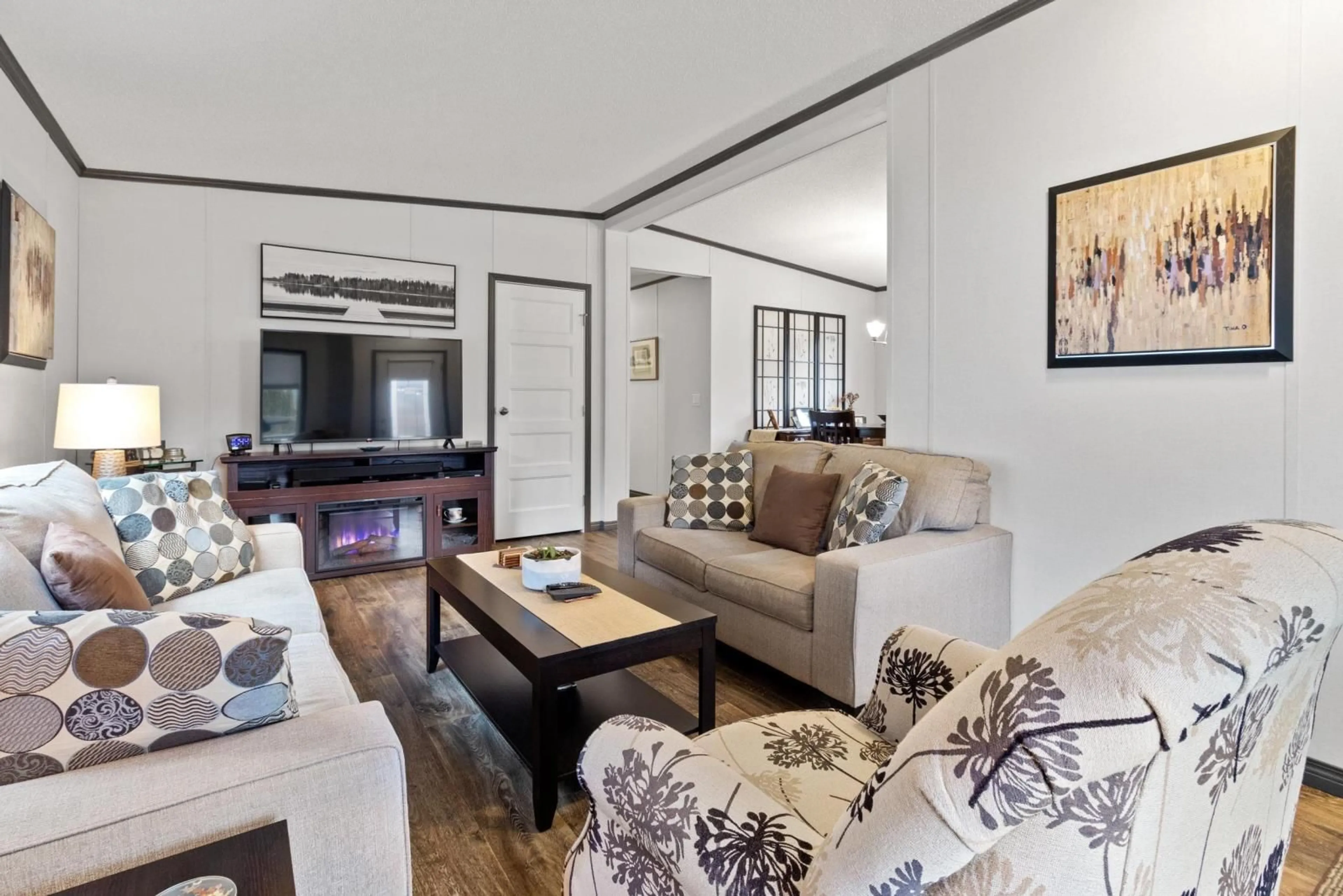 Living room with furniture, wood/laminate floor for 18 - 63071 FLOOD HOPE ROAD, Hope British Columbia V0X1L2