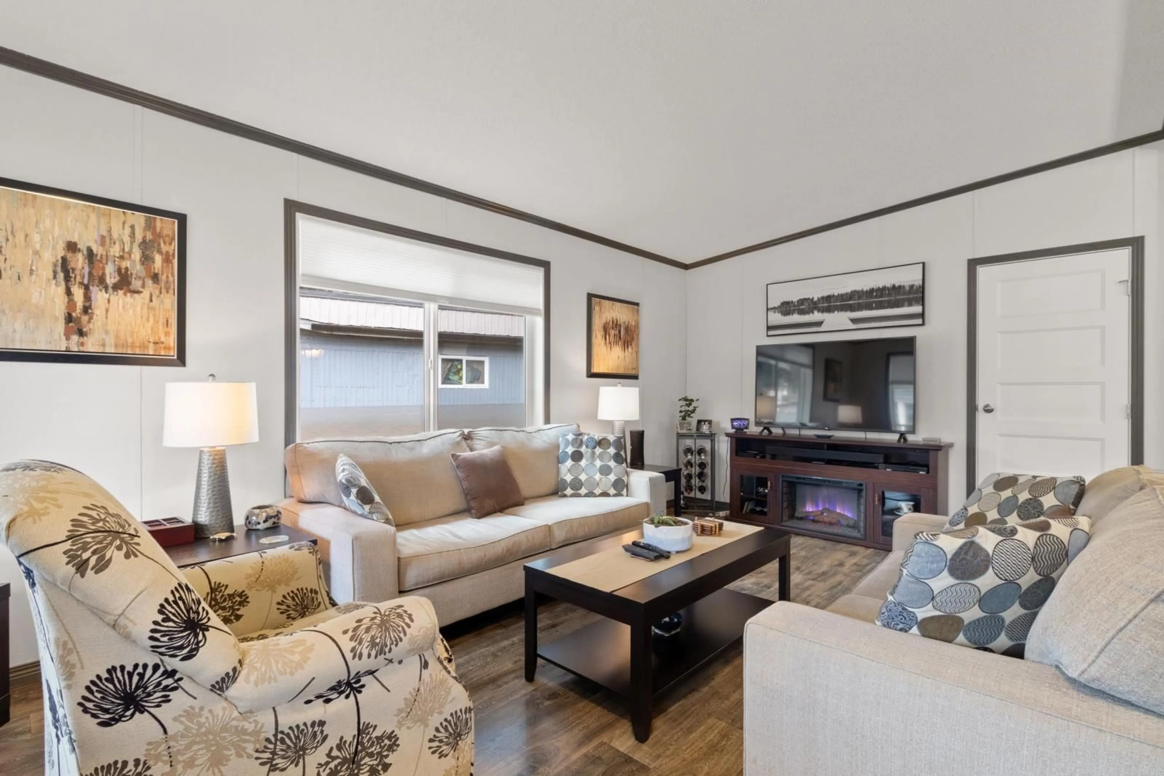 Living room with furniture, wood/laminate floor for 18 - 63071 FLOOD HOPE ROAD, Hope British Columbia V0X1L2
