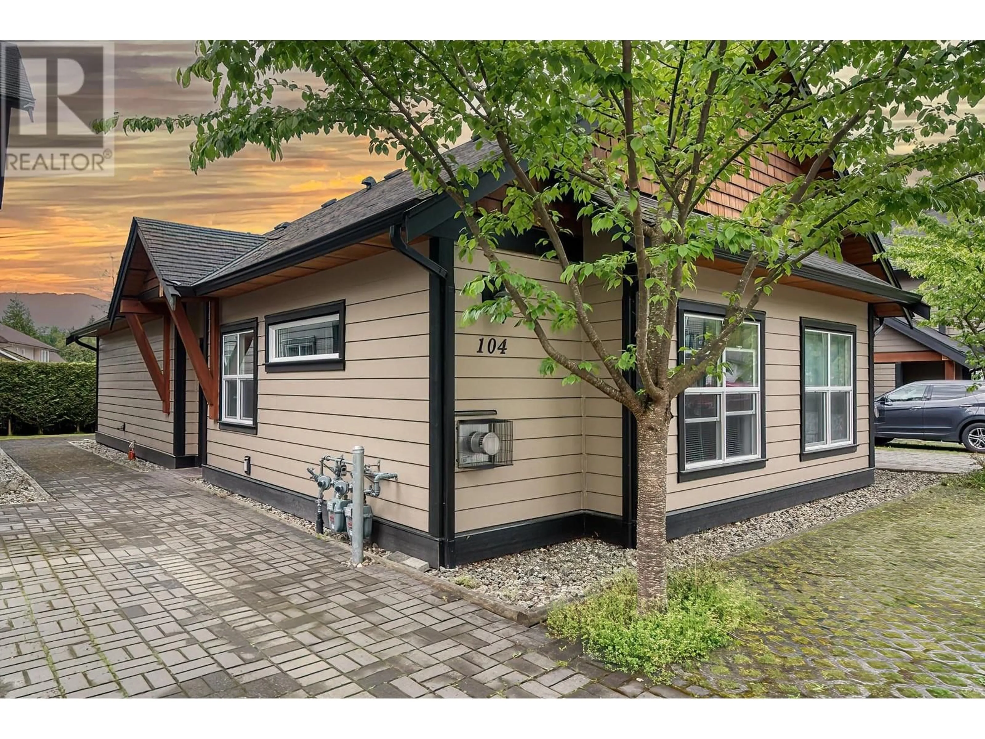 Unknown for 104 - 518 SHAW ROAD, Gibsons British Columbia V0N1V8