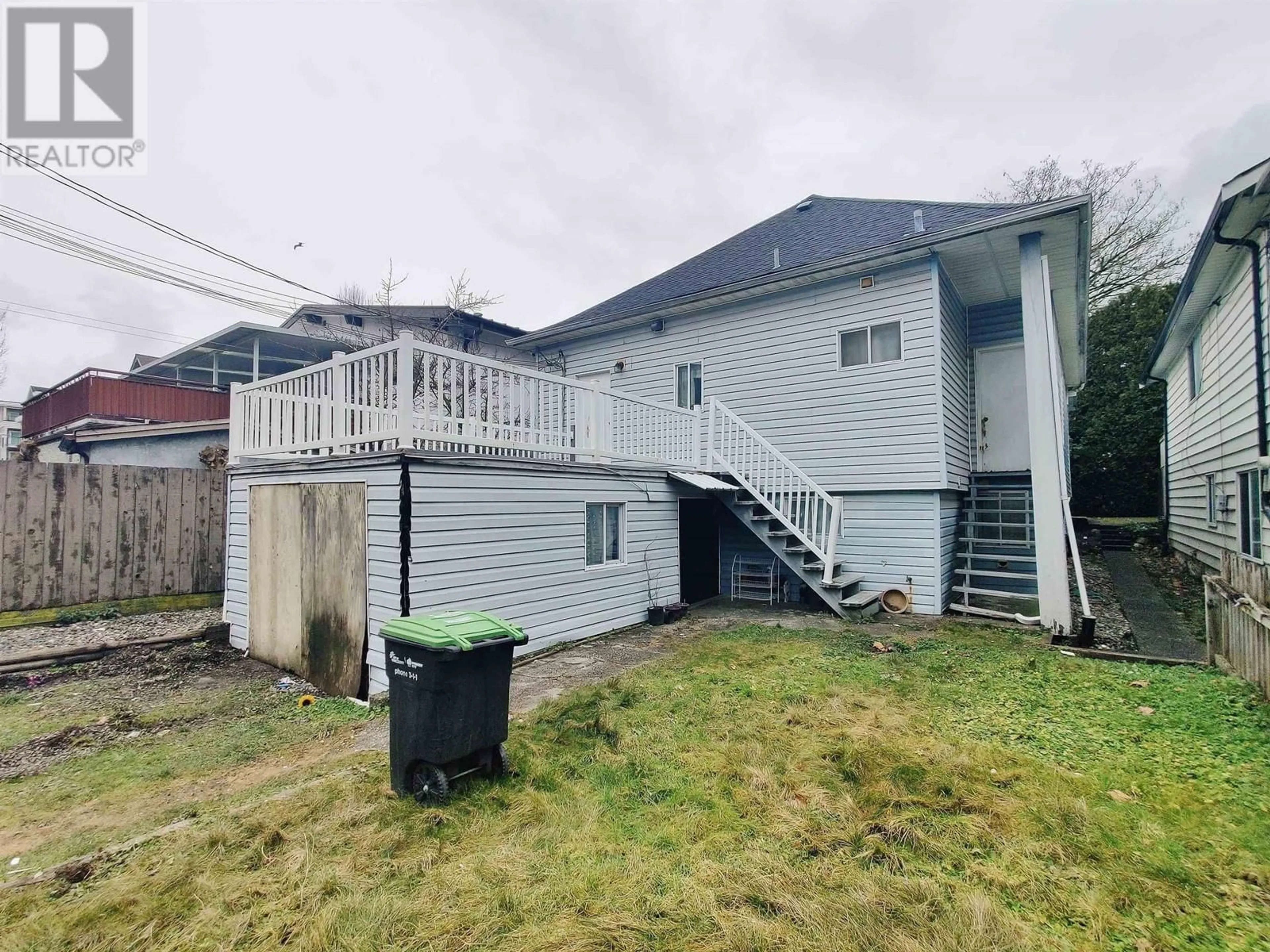 A pic from outside/outdoor area/front of a property/back of a property/a pic from drone, unknown for 2612 DUKE STREET, Vancouver British Columbia V5R4S9