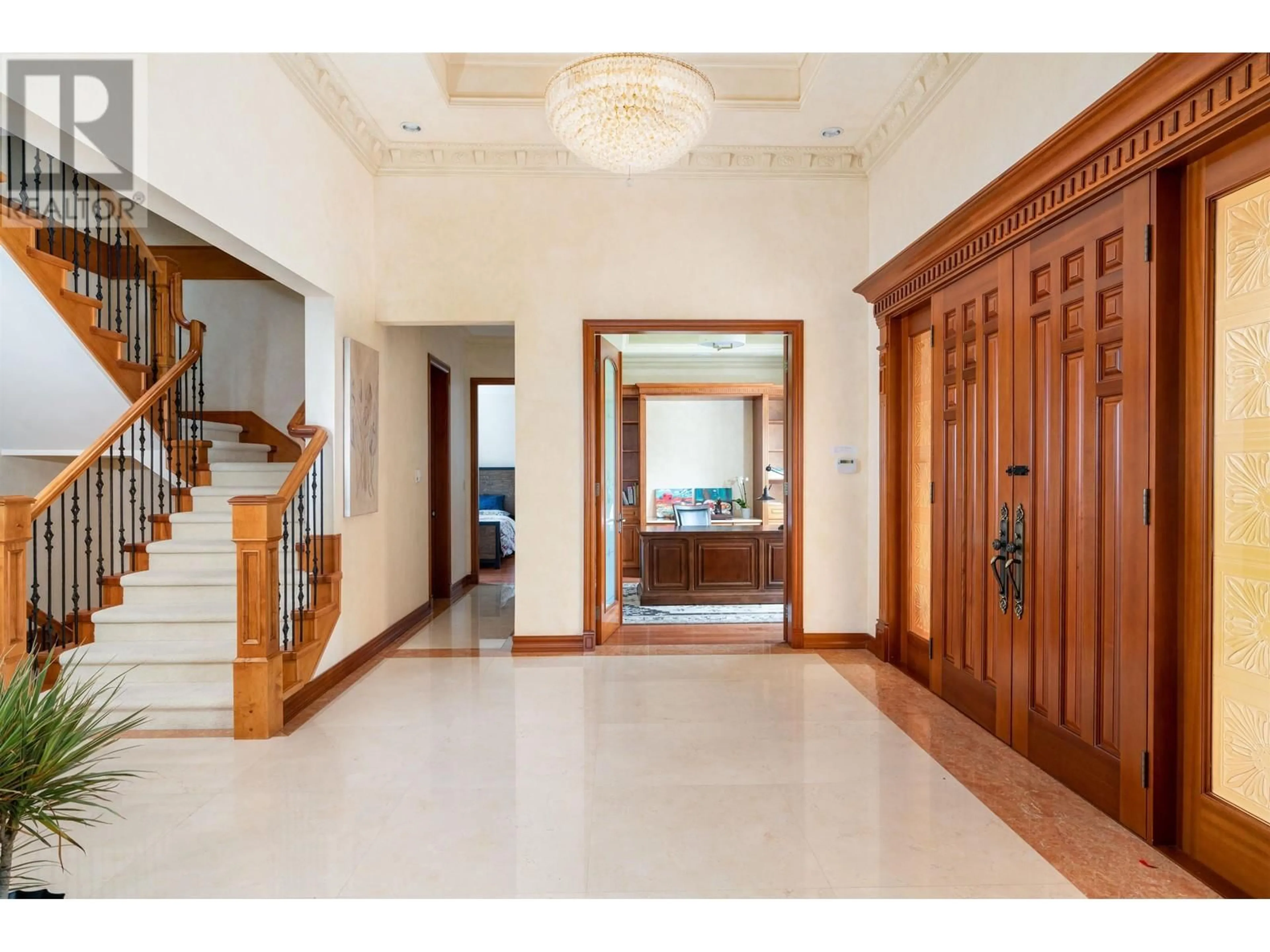 Indoor foyer for 6655 MARGUERITE STREET, Vancouver British Columbia V6P5E8