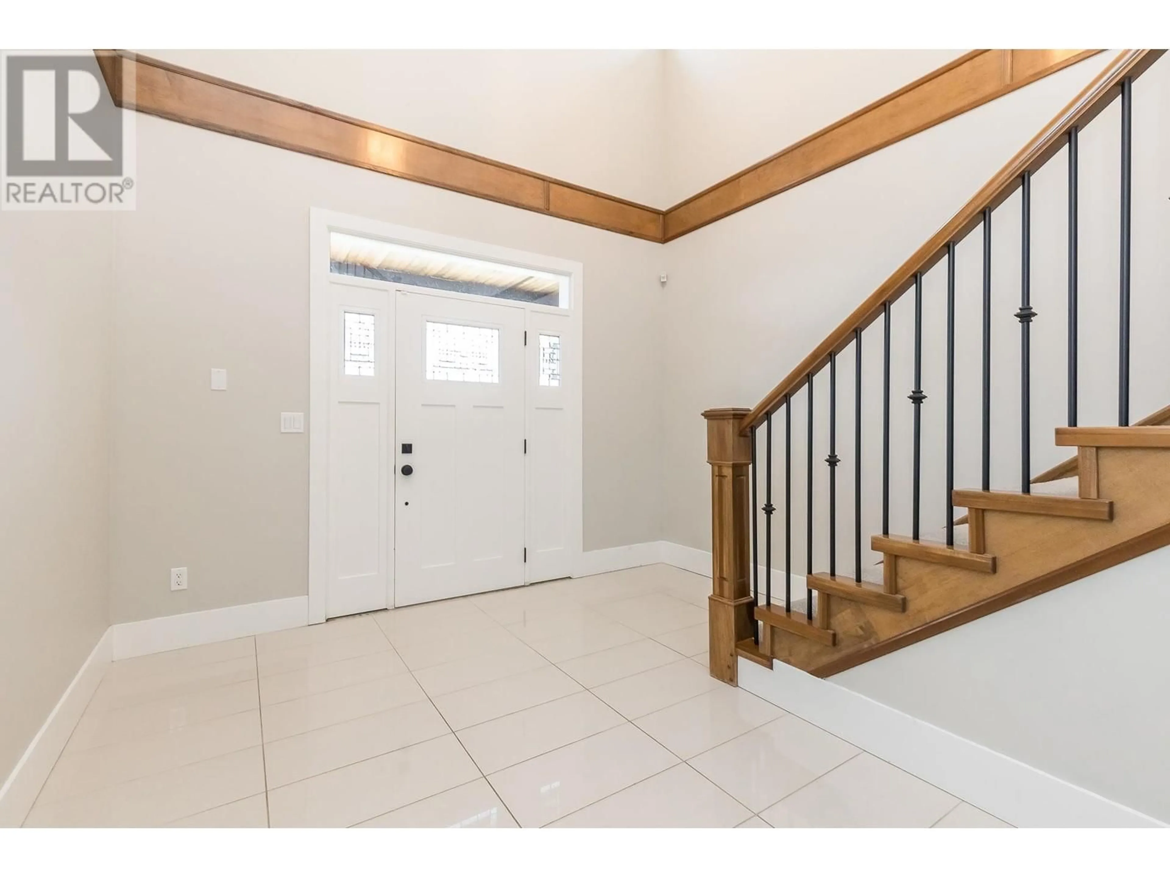 Indoor entryway for 10072 247B STREET, Maple Ridge British Columbia V2W0H1