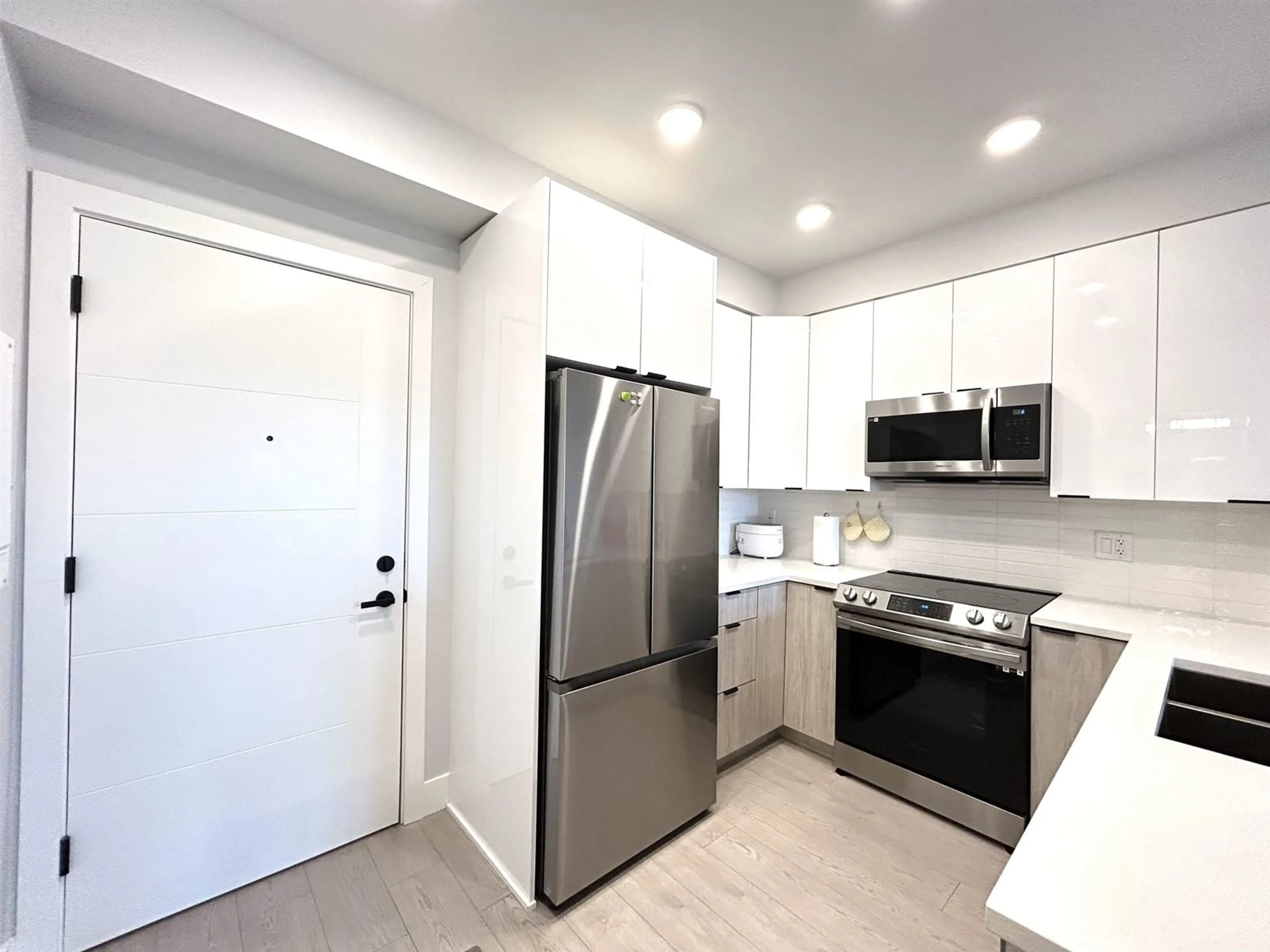 Standard kitchen, unknown for 223 - 20360 LOGAN, Langley British Columbia V3A0P5