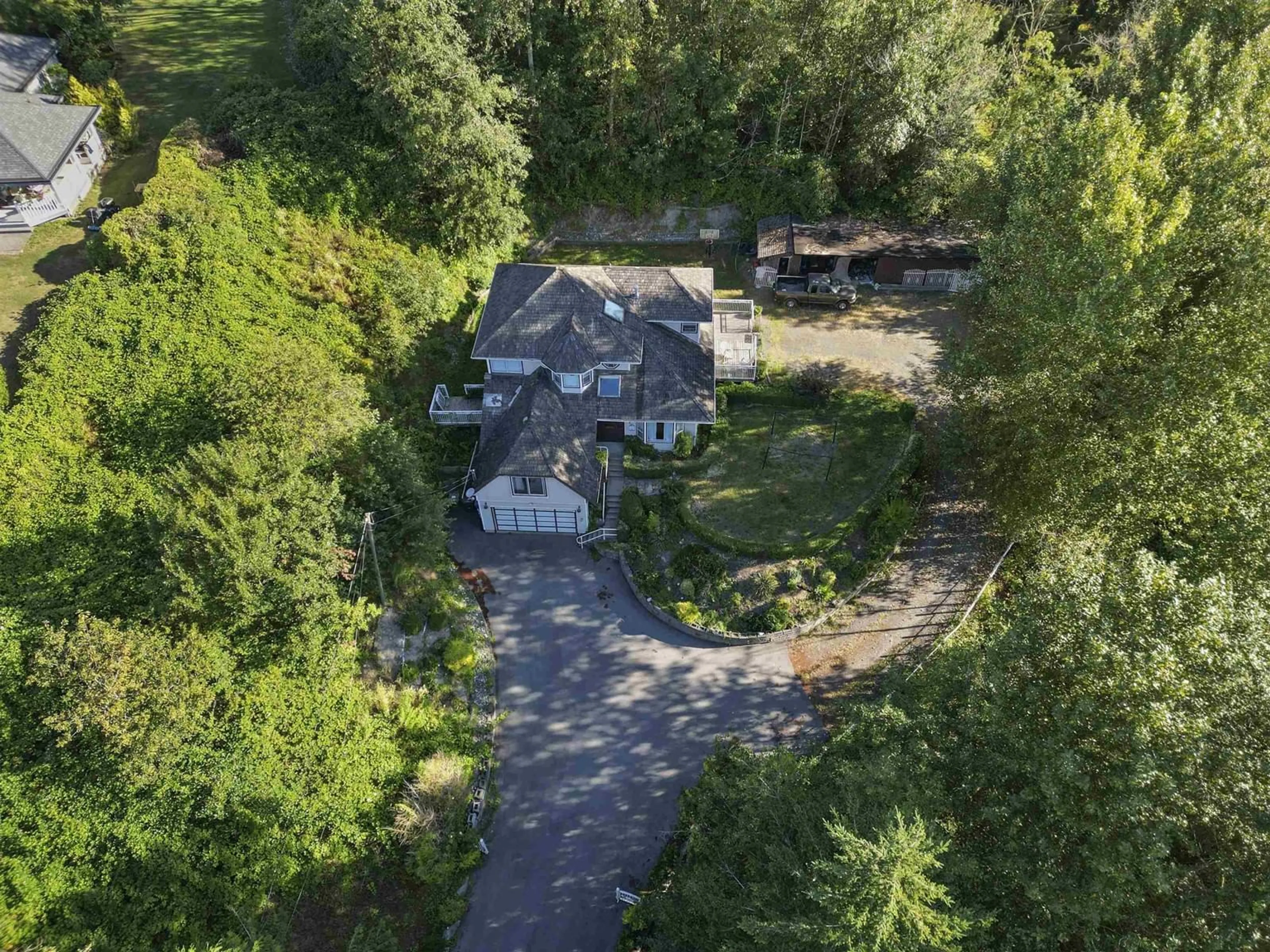 A pic from outside/outdoor area/front of a property/back of a property/a pic from drone, unknown for 29445 SIMPSON ROAD, Abbotsford British Columbia V4X1H9