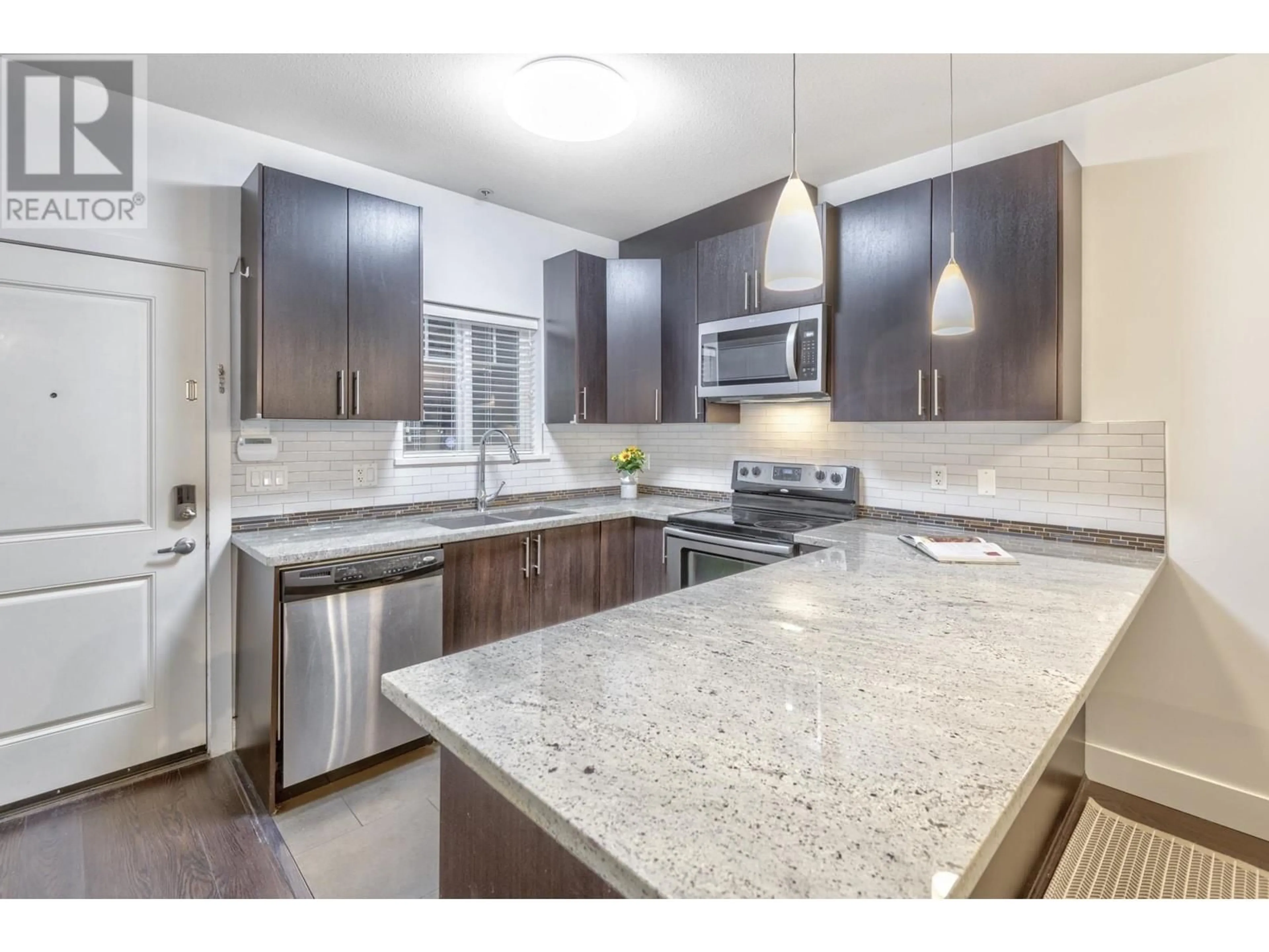 Open concept kitchen, ceramic/tile floor for 109 368 ELLESMERE AVENUE, Burnaby British Columbia V5B3S9