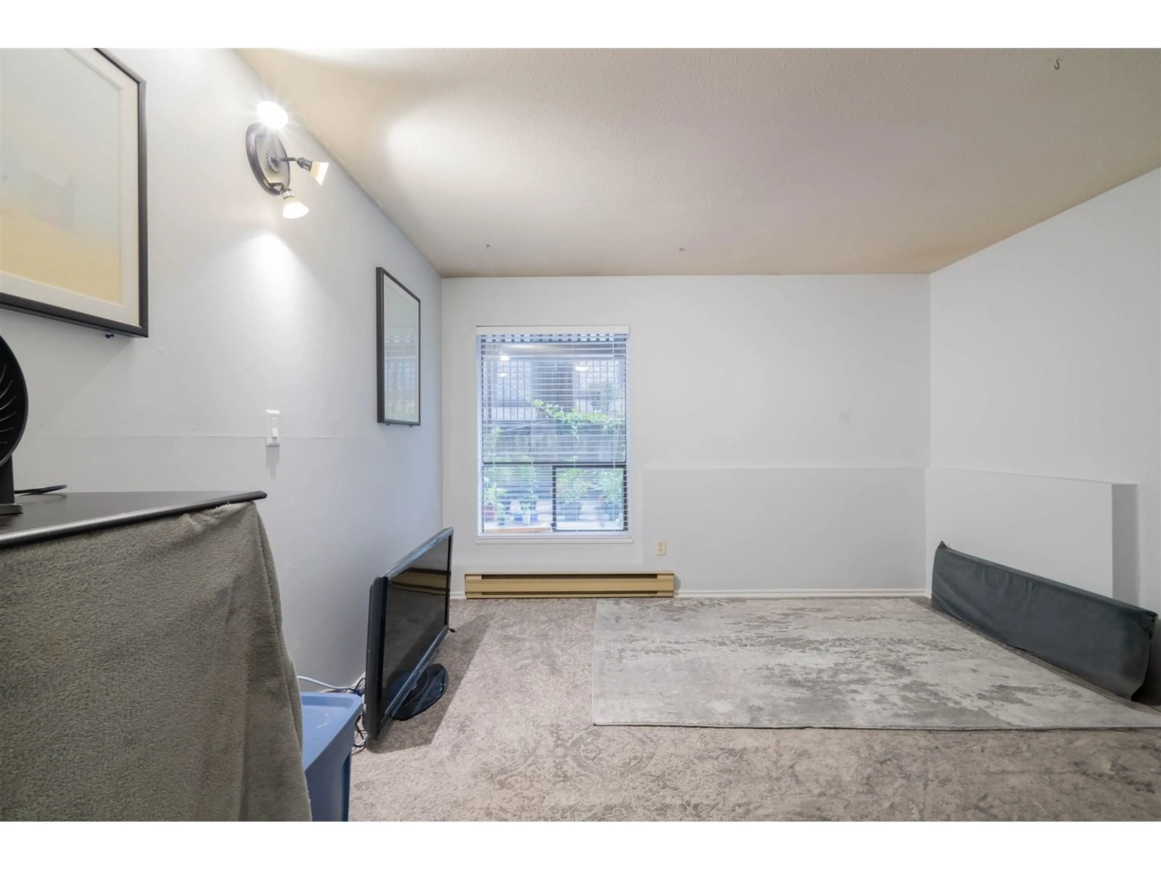 A pic of a room for 204 - 9672 134, Surrey British Columbia V3T5L5