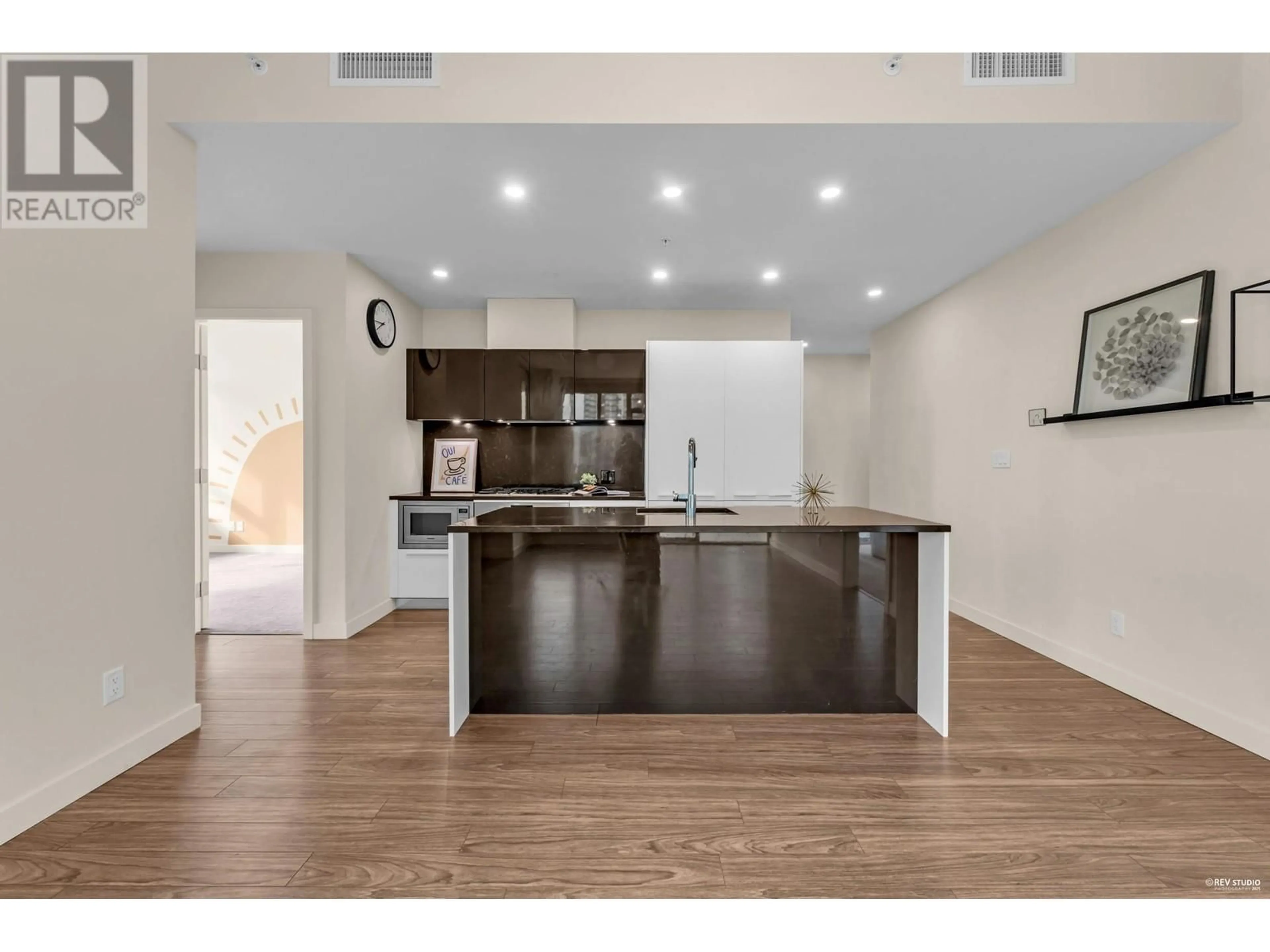 Open concept kitchen, wood/laminate floor for 905 - 6288 CASSIE AVENUE, Burnaby British Columbia V5H0H7
