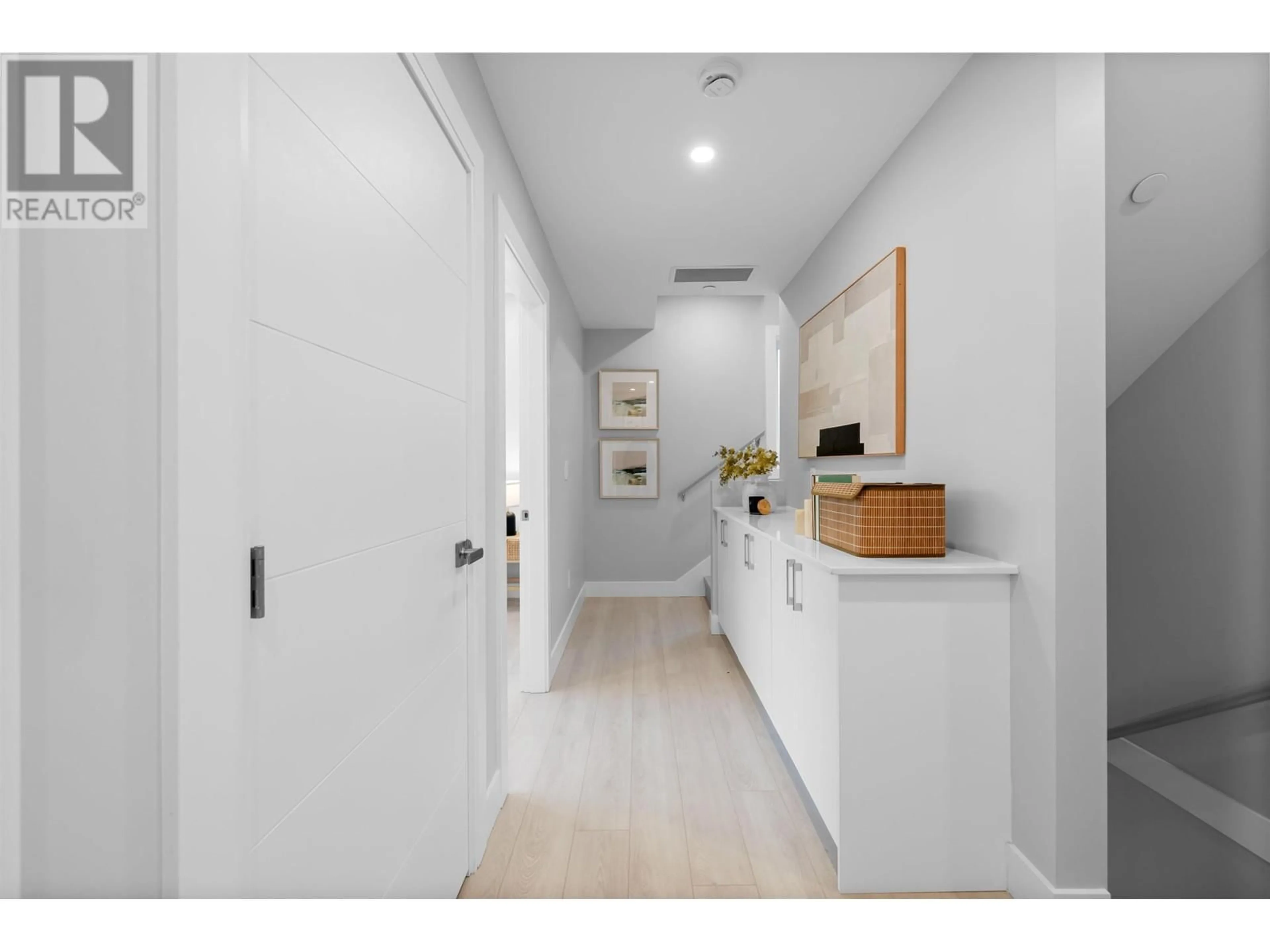 Indoor entryway for 4041 ST CATHERINES STREET, Vancouver British Columbia V5V4L7