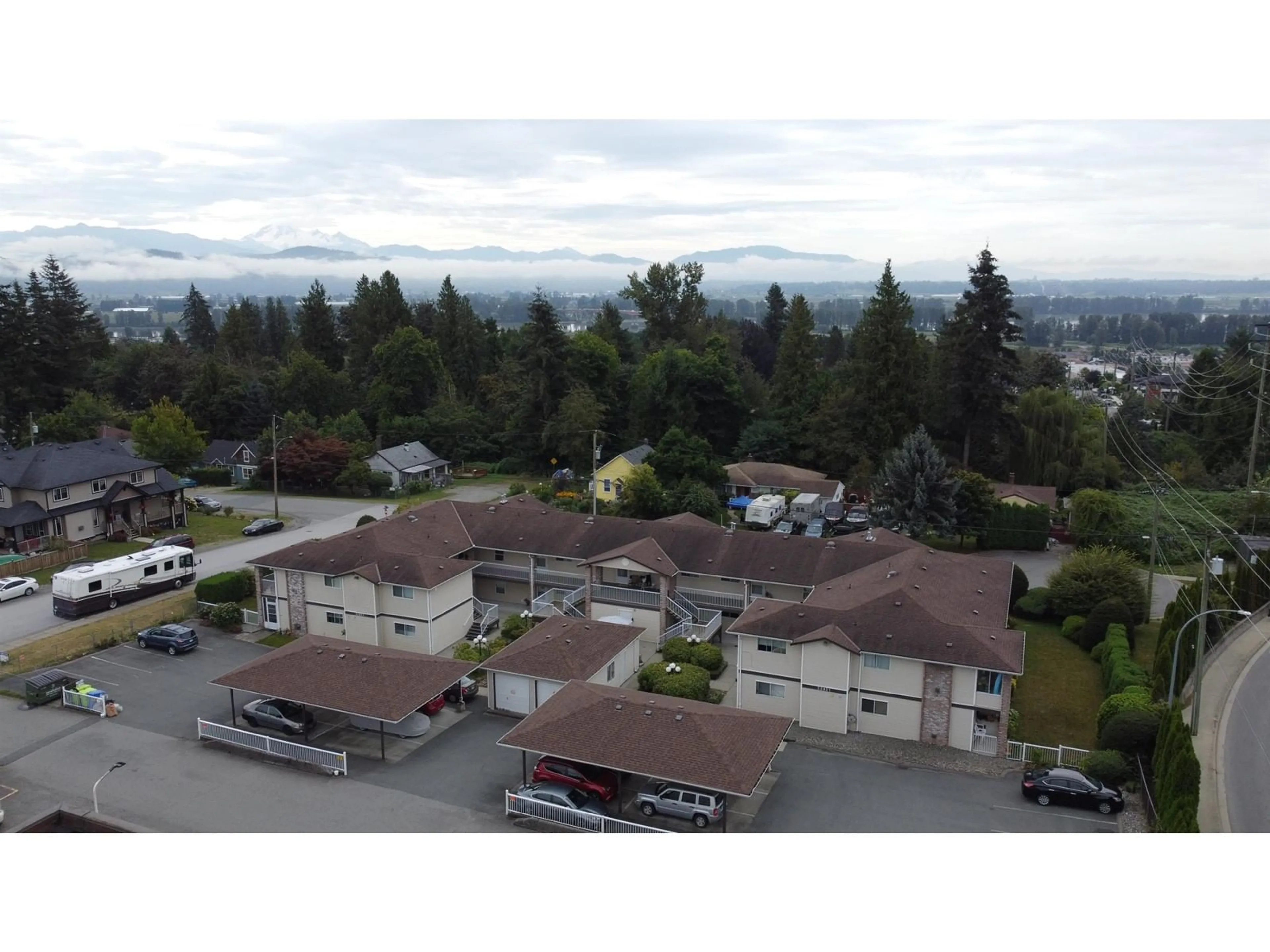 A pic from outside/outdoor area/front of a property/back of a property/a pic from drone, mountain view for 4 32821 6TH AVENUE, Mission British Columbia V2V6L1