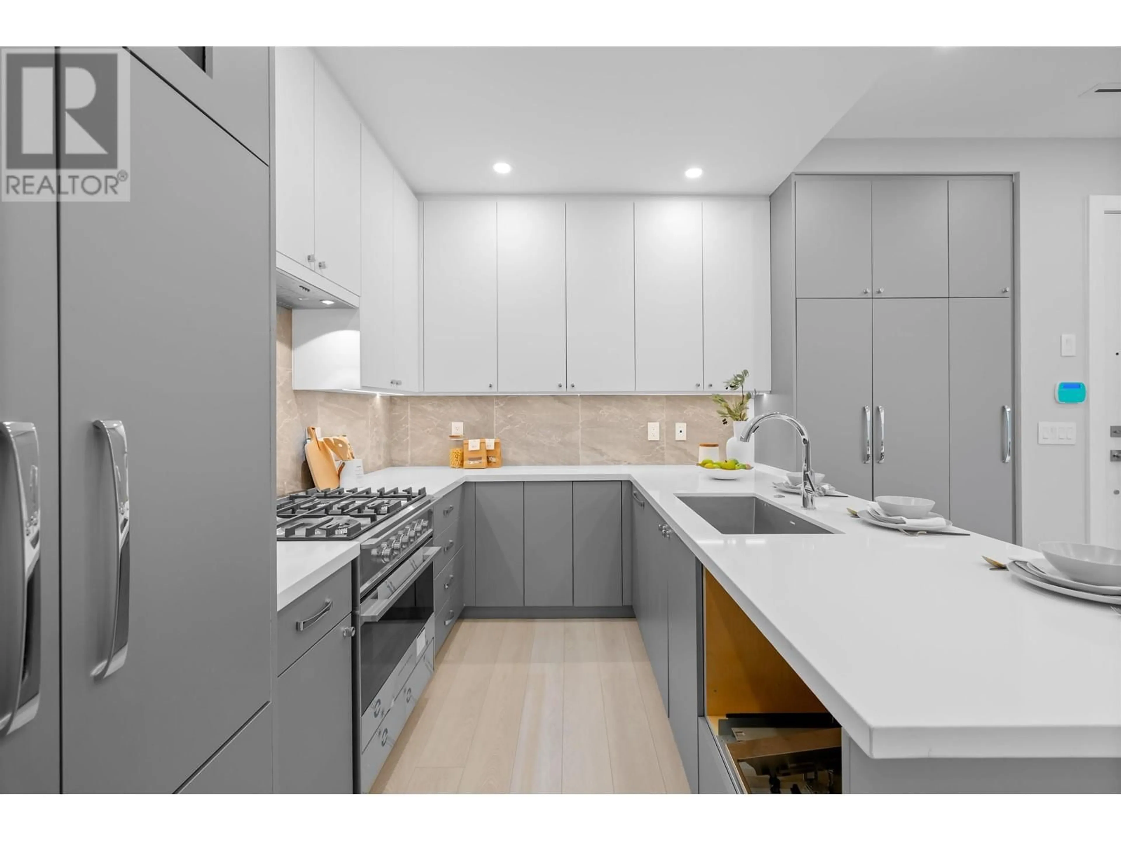 Unknown for 885 KING EDWARD AVENUE, Vancouver British Columbia V5V4L7