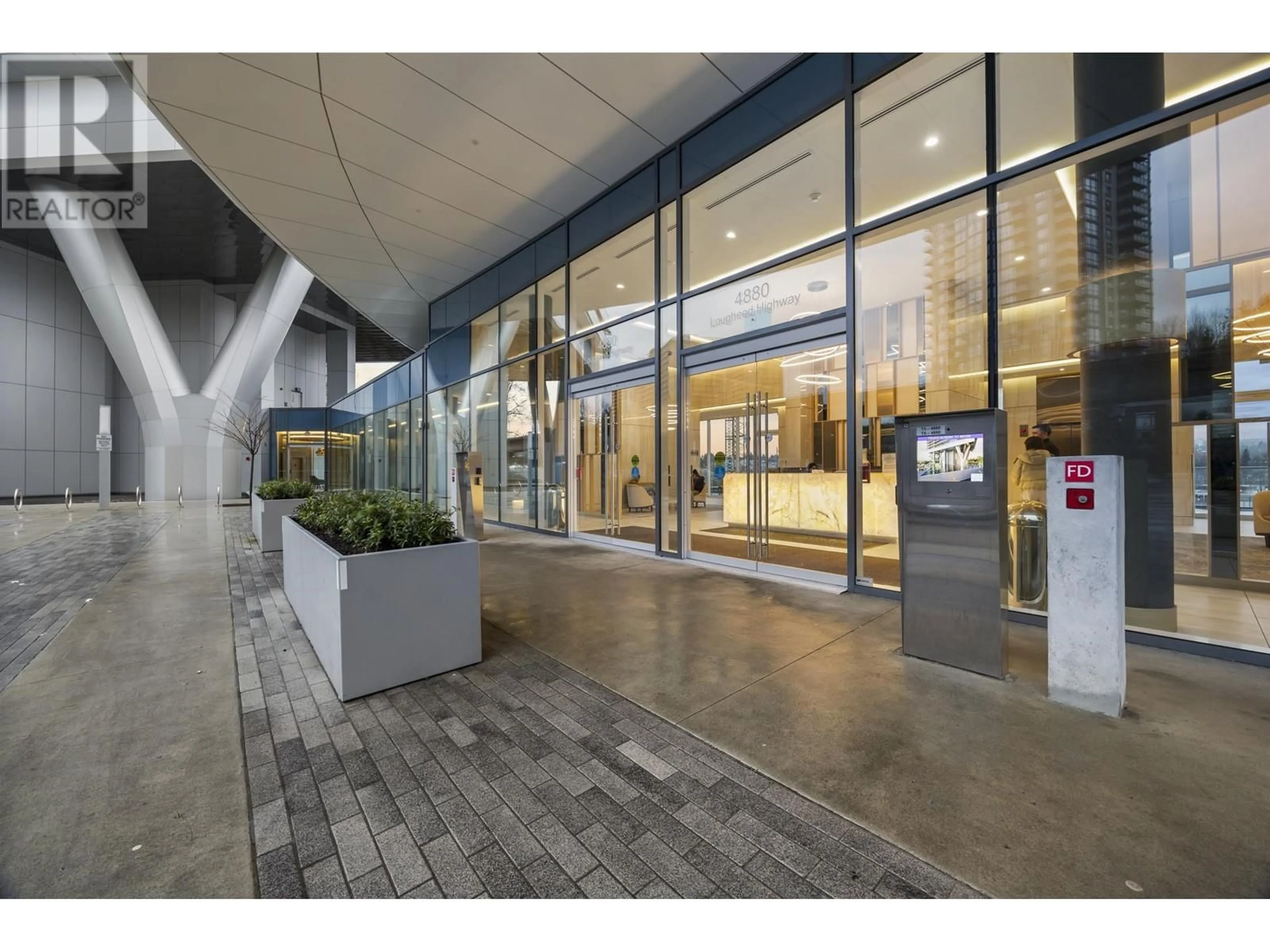 Indoor foyer for 1303 - 4880 LOUGHEED HIGHWAY, Burnaby British Columbia V5C0N1
