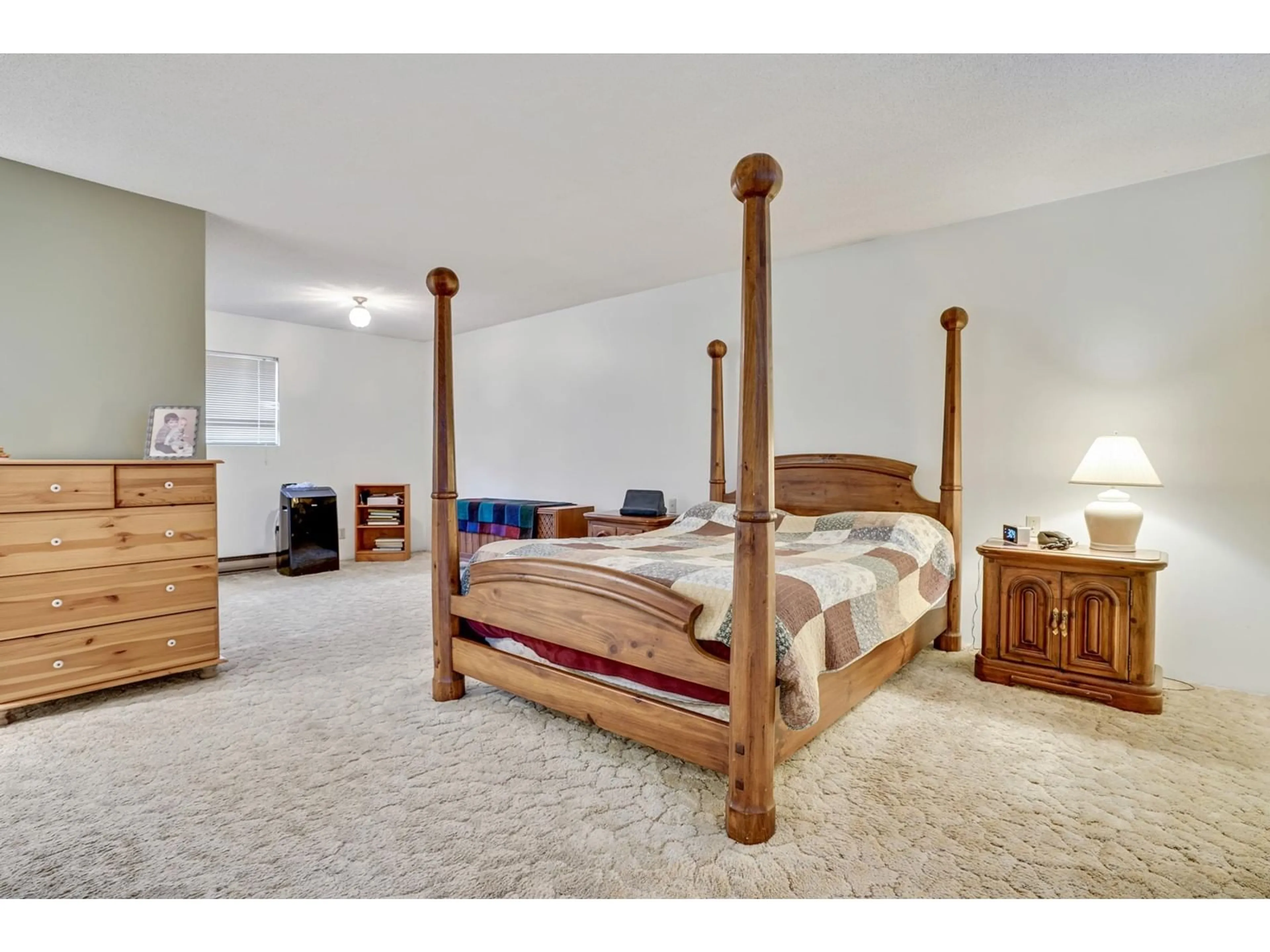 Bedroom with bed, unknown for 8913 JEDBURGH, Surrey British Columbia V3V6S1