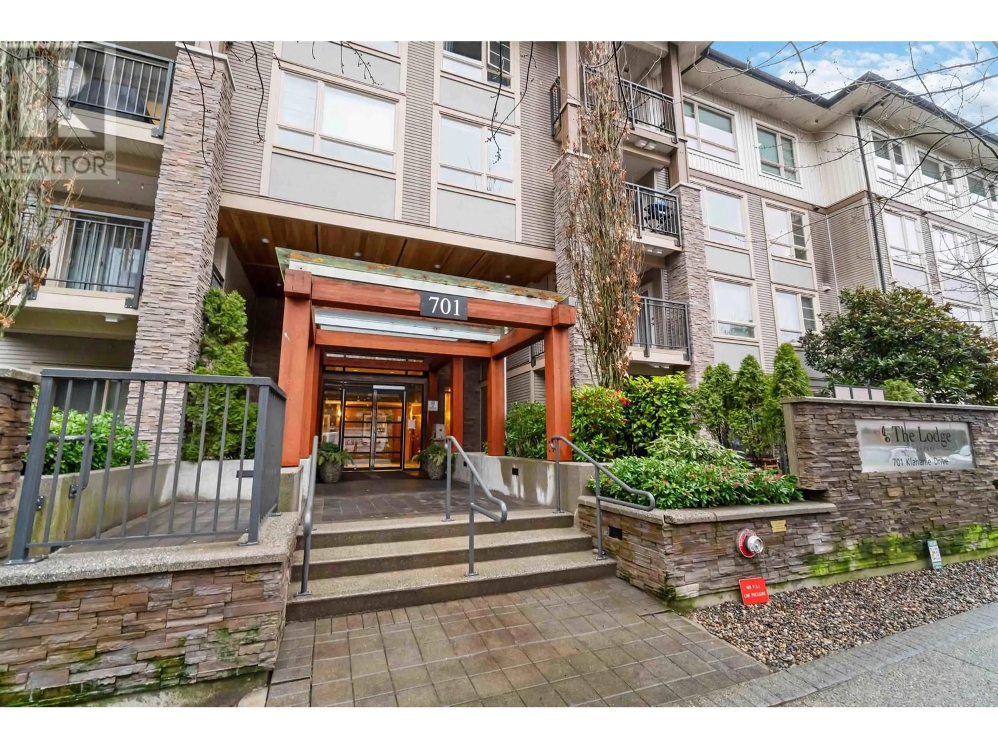 Indoor foyer for 314 701 KLAHANIE DRIVE, Port Moody British Columbia V3H5L6