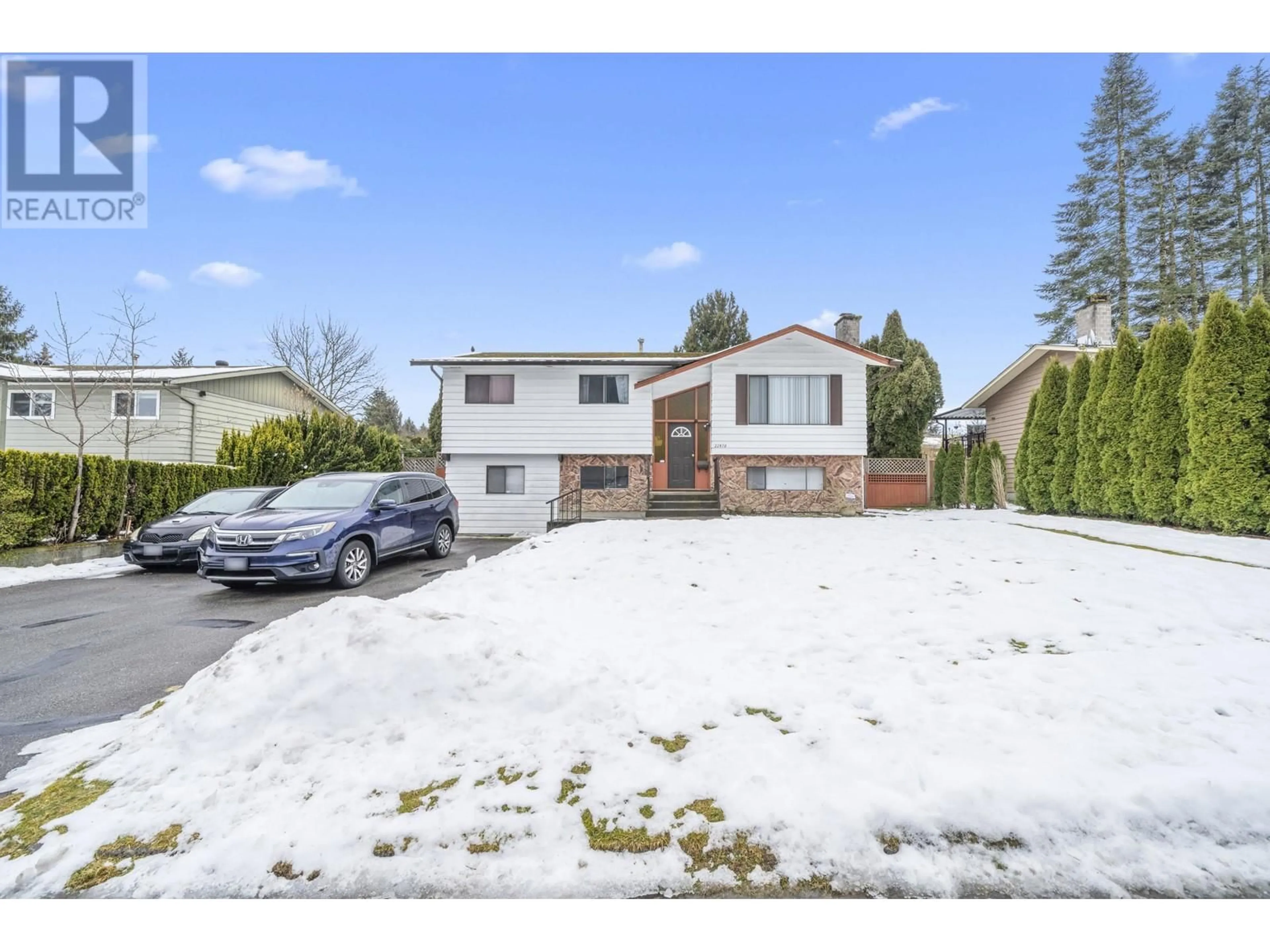 A pic from outside/outdoor area/front of a property/back of a property/a pic from drone, street for 22970 STOREY AVENUE, Maple Ridge British Columbia V2X3W1