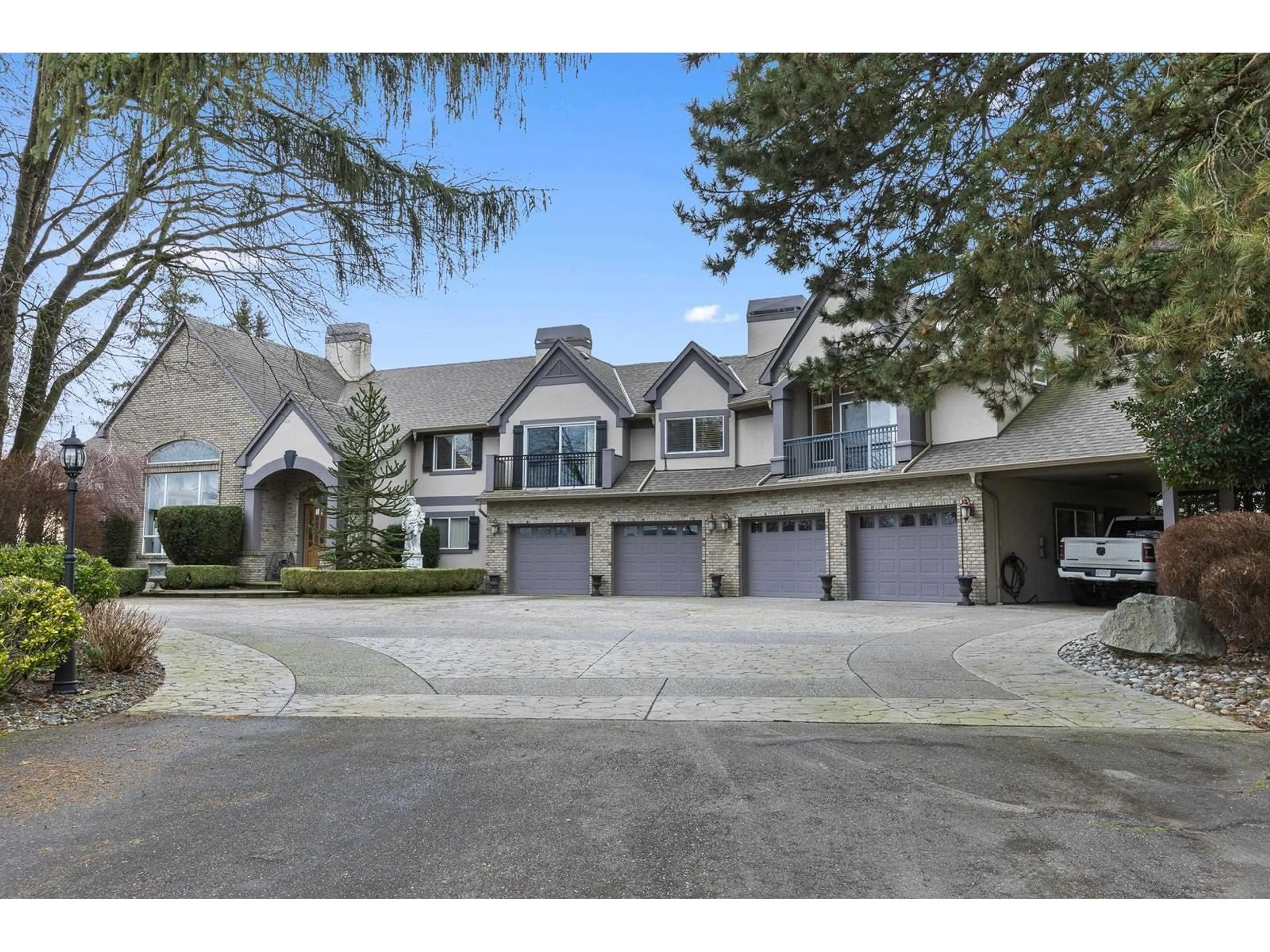 Indoor garage for 141 GLADWIN ROAD, Abbotsford British Columbia V2T5Y1